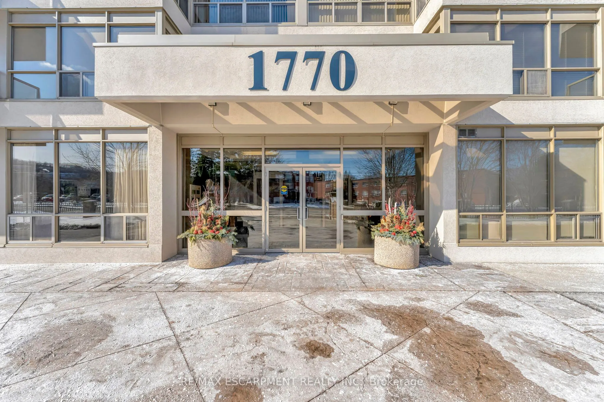 1770 Main Street W, #506