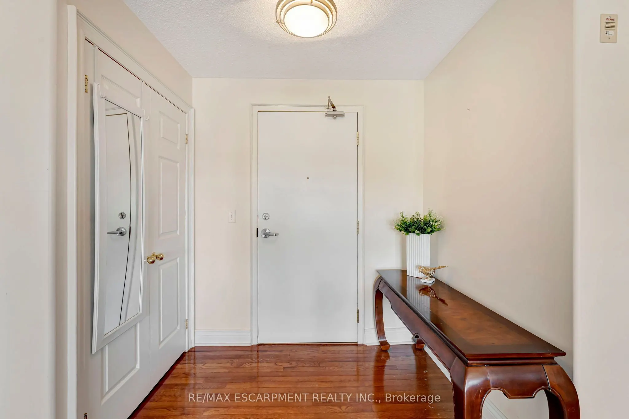 1770 Main Street W, #506