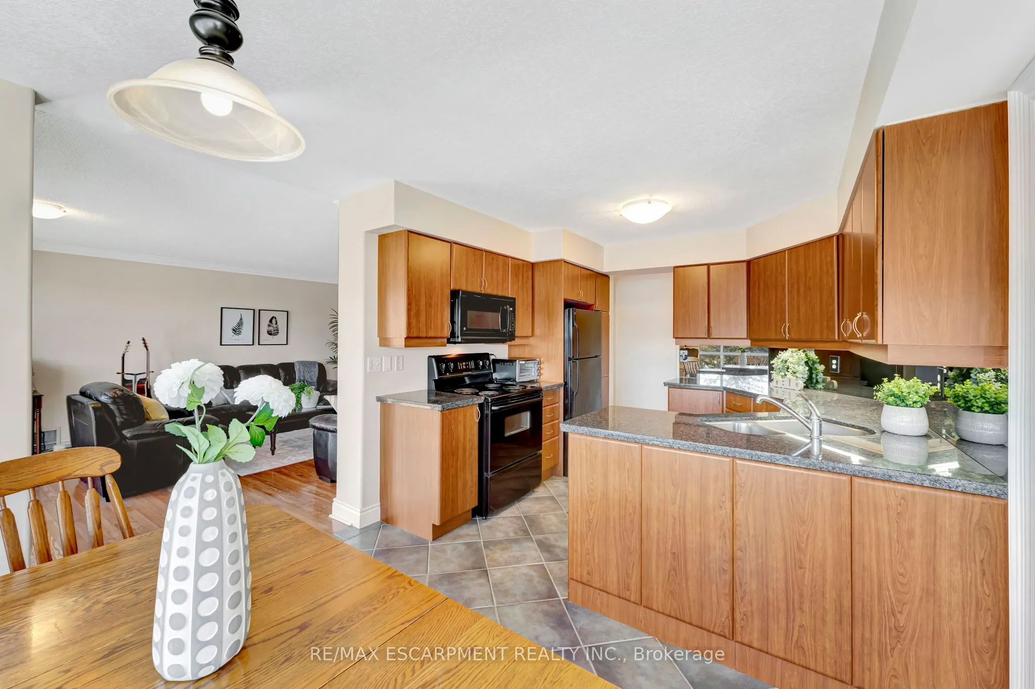 1770 Main Street W, #506
