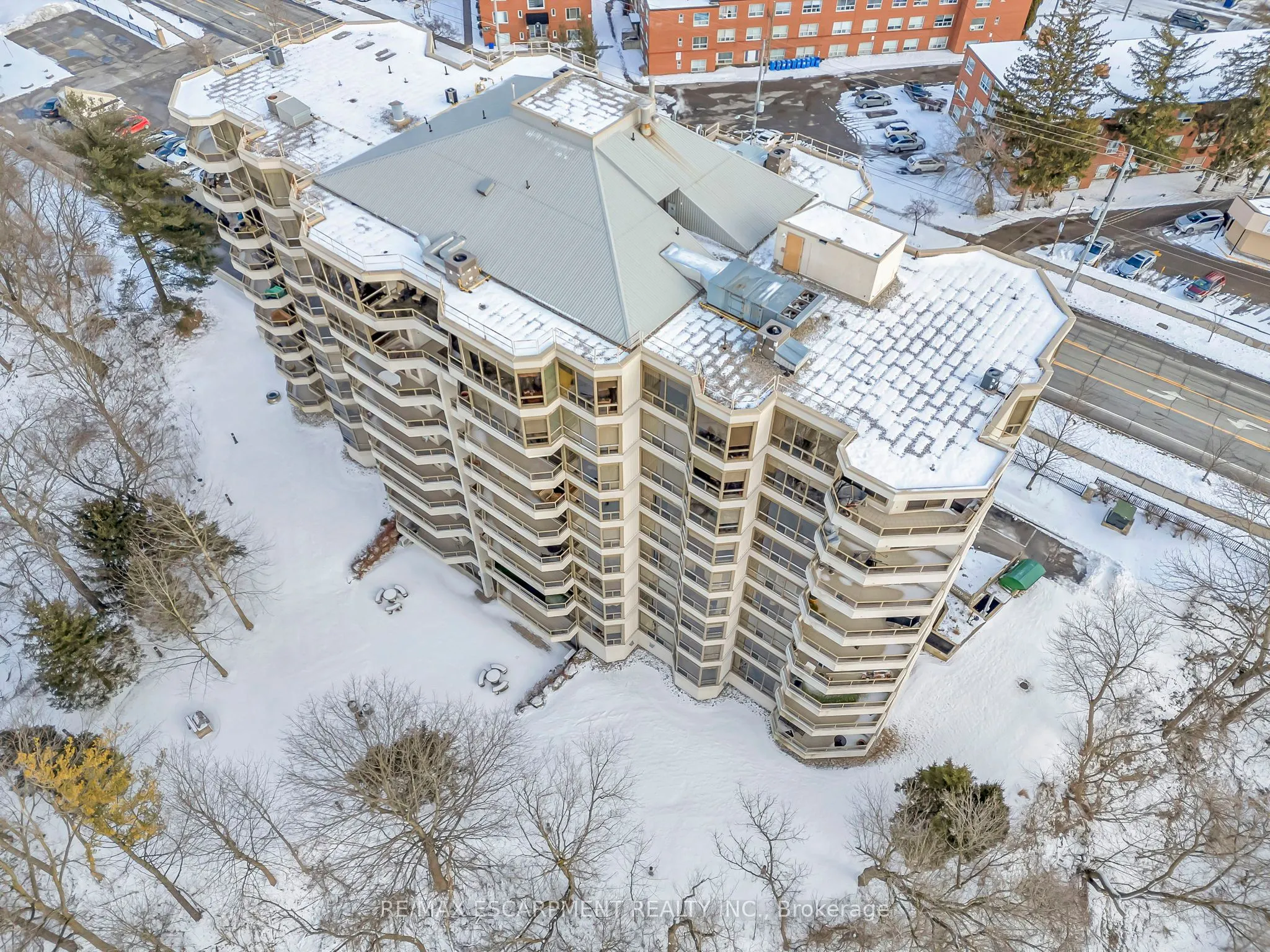 1770 Main Street W, #506