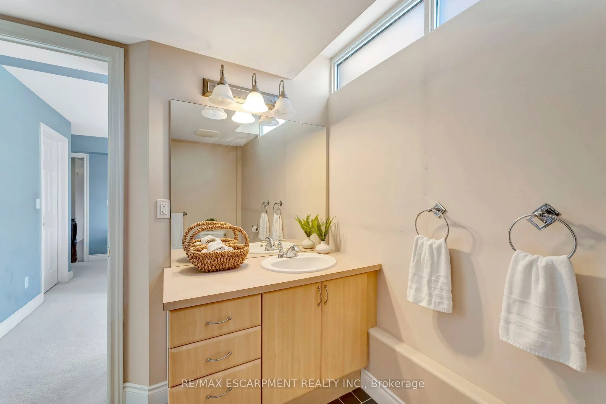 1770 Main Street W, #506