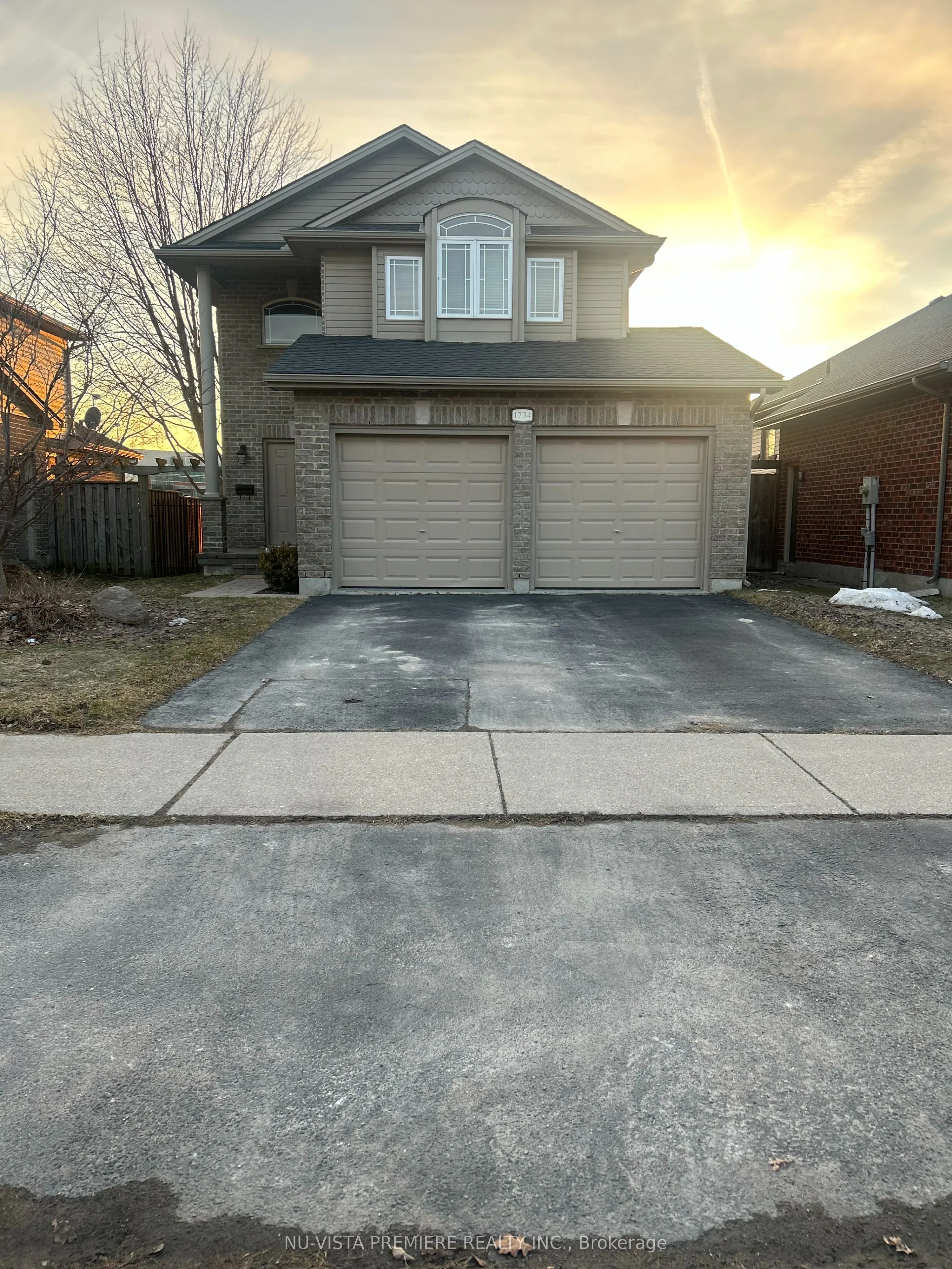 1734 Bayswater Crescent