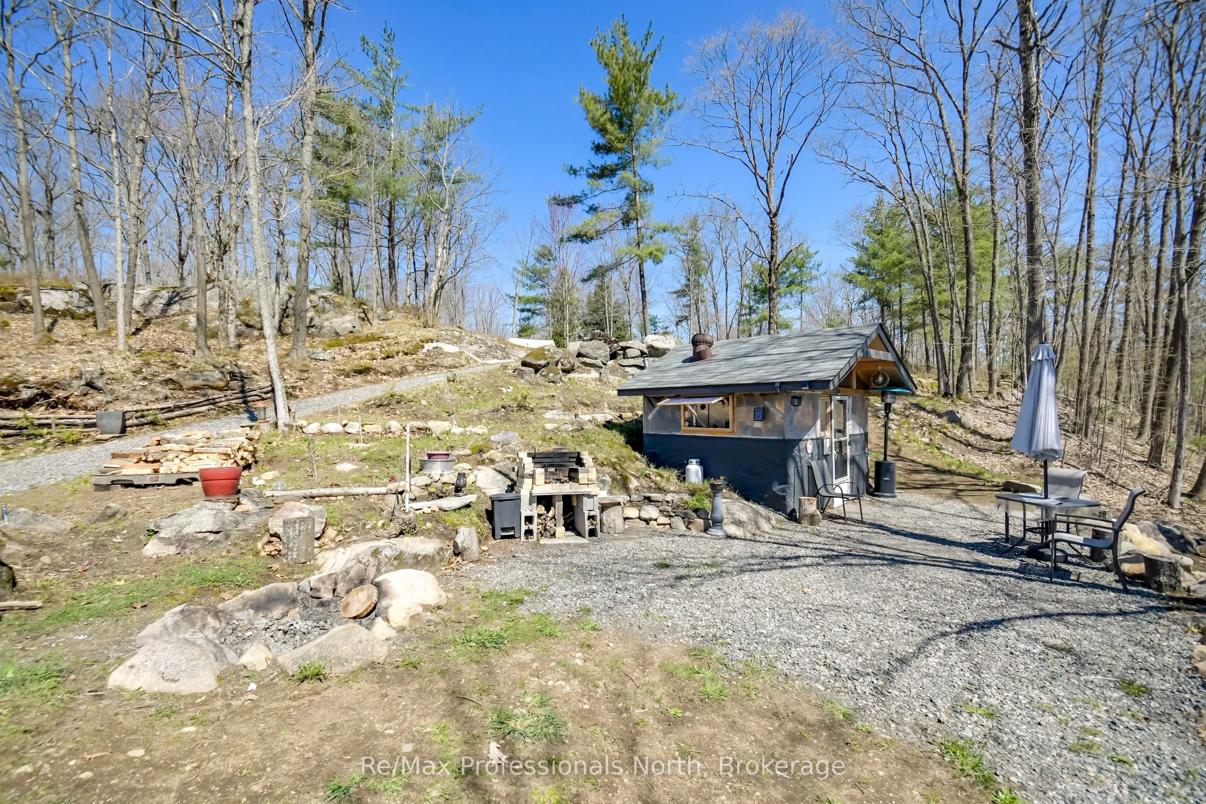 1017 BARLOCHAN Road