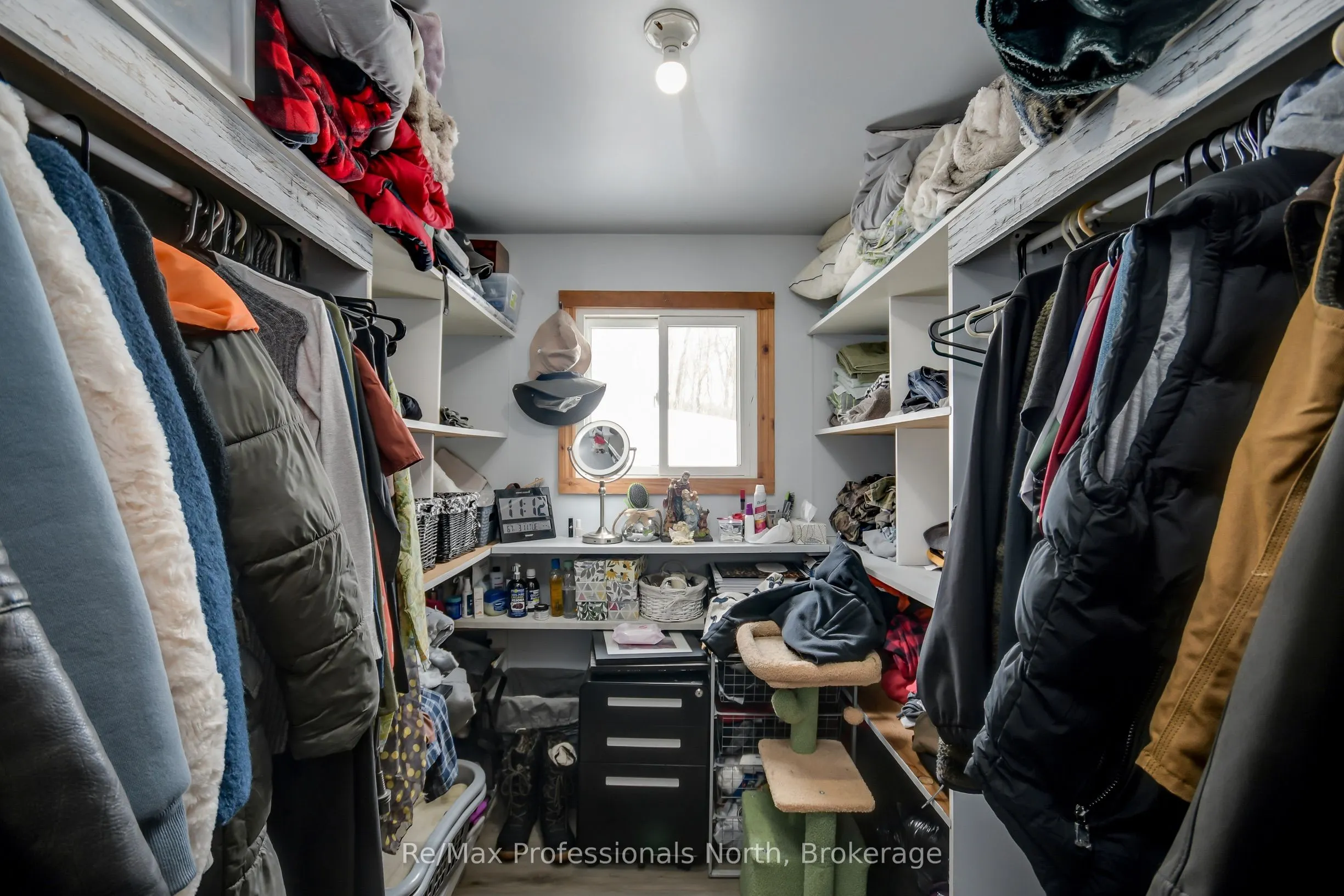 1017 BARLOCHAN Road