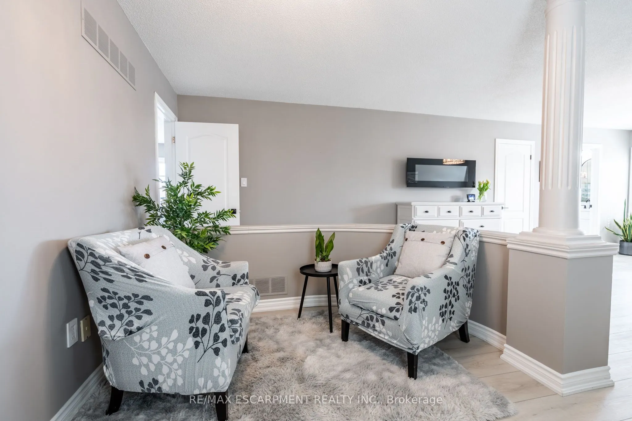 83 Southcreek Court