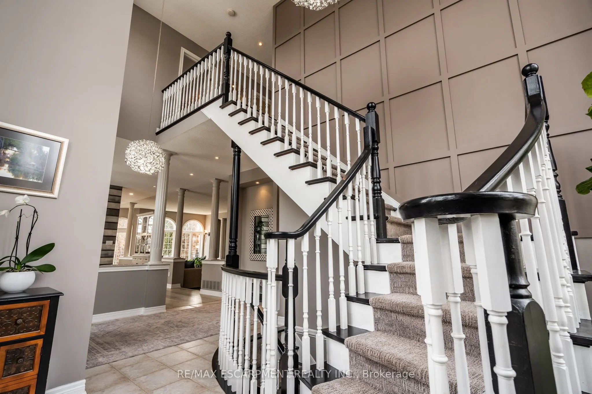 83 Southcreek Court