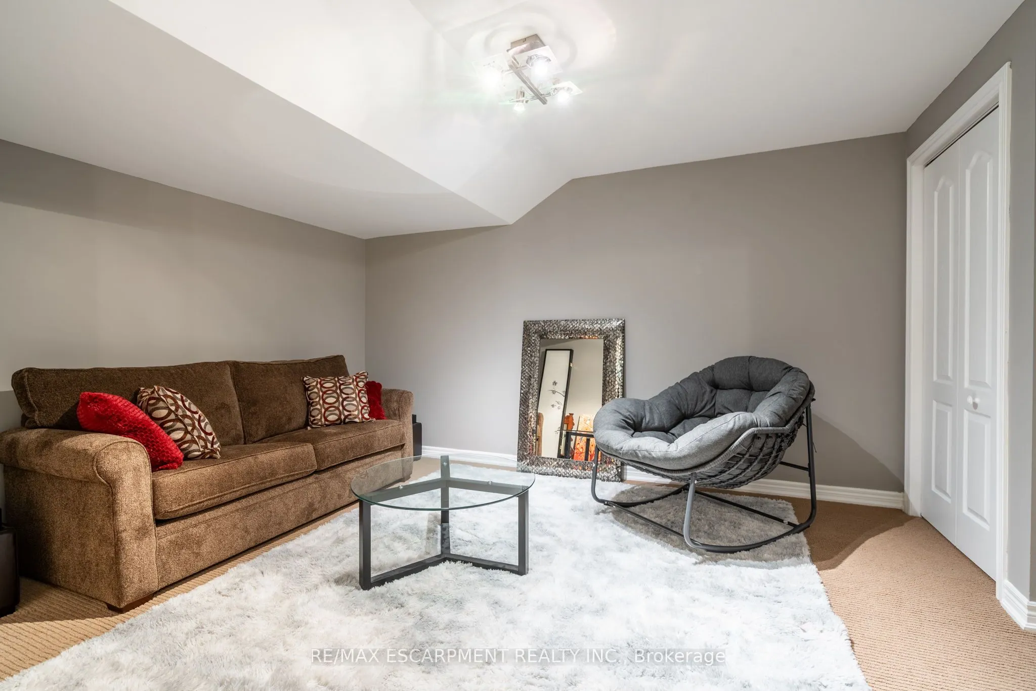 83 Southcreek Court