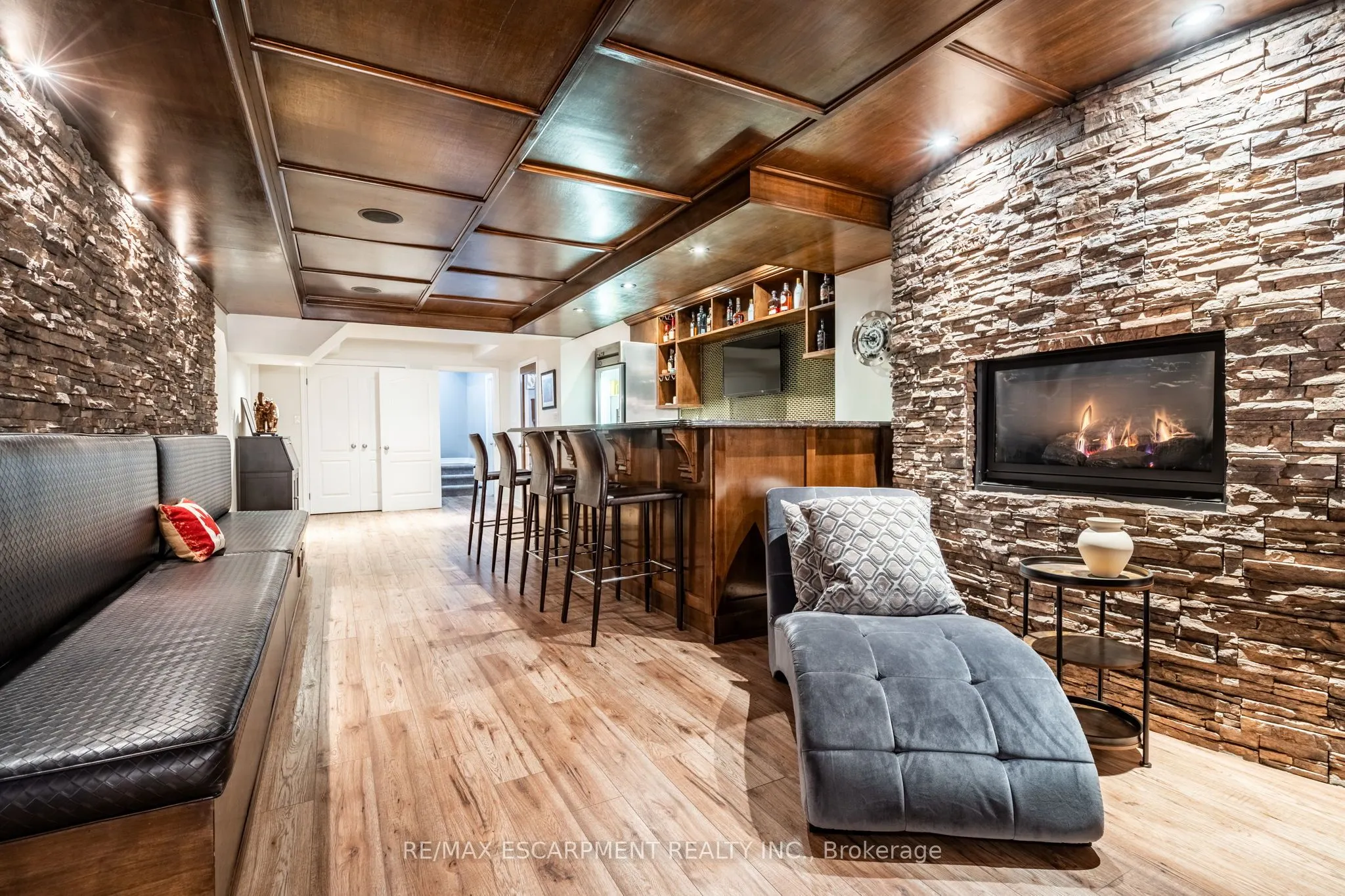 83 Southcreek Court
