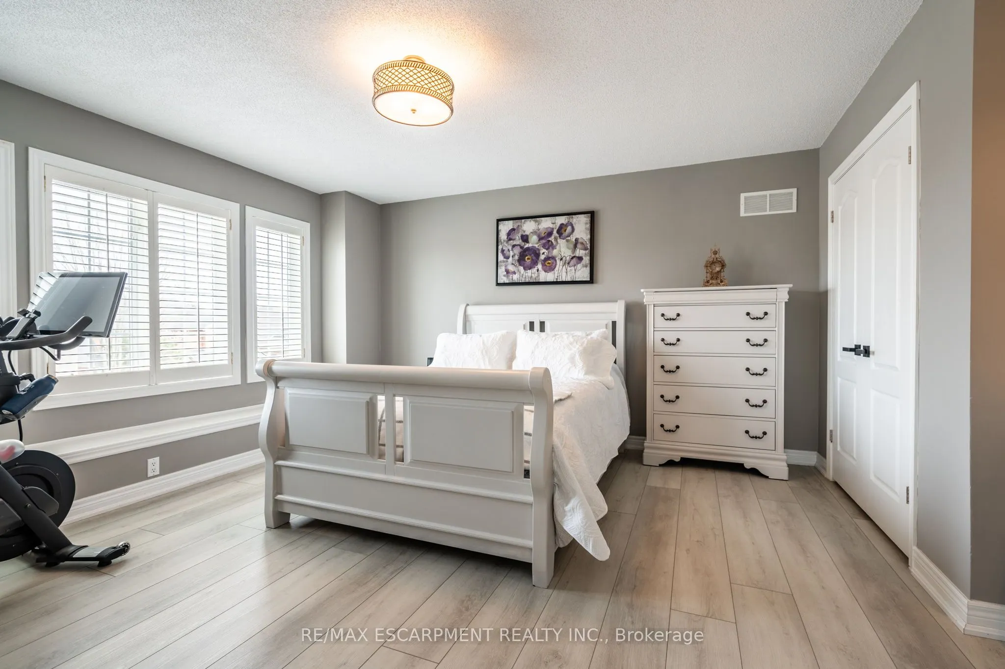 83 Southcreek Court
