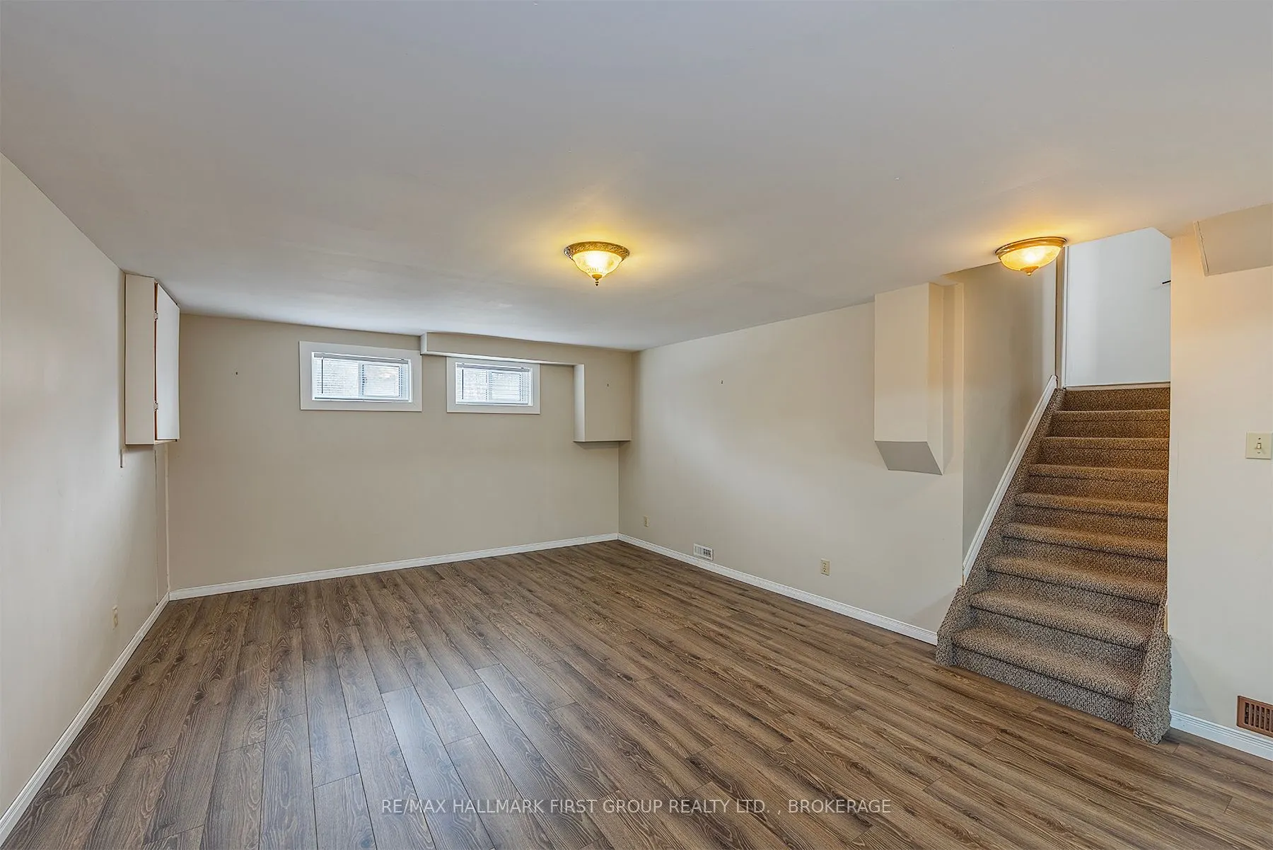 806 Cataraqui Woods Drive