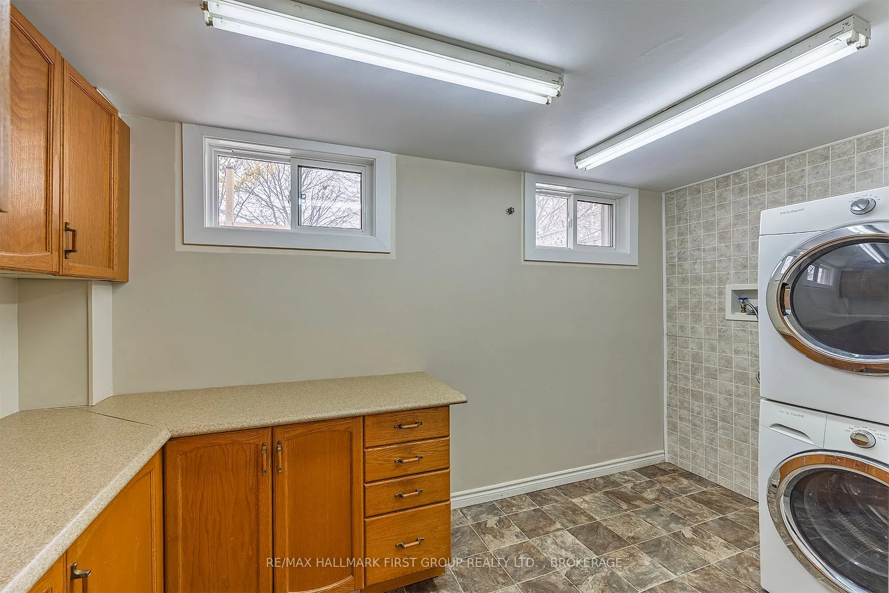 806 Cataraqui Woods Drive