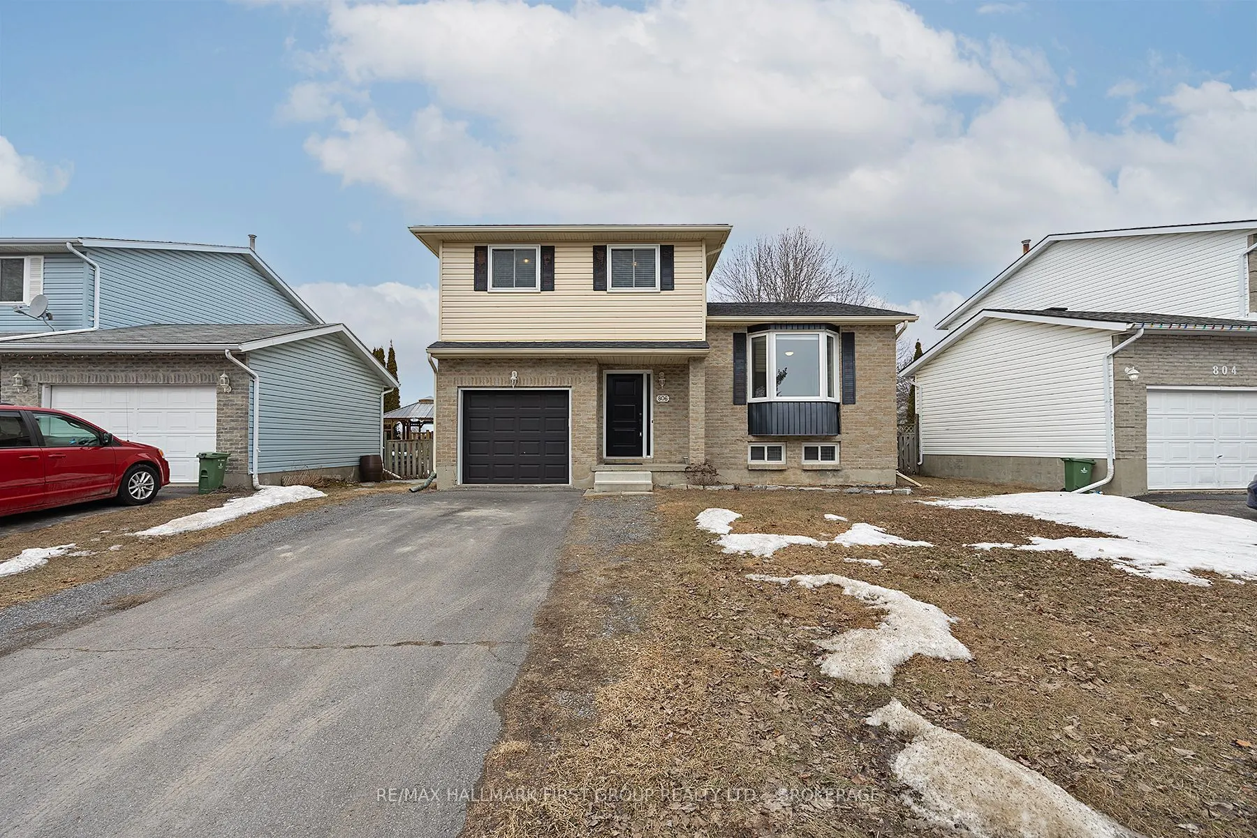 806 Cataraqui Woods Drive