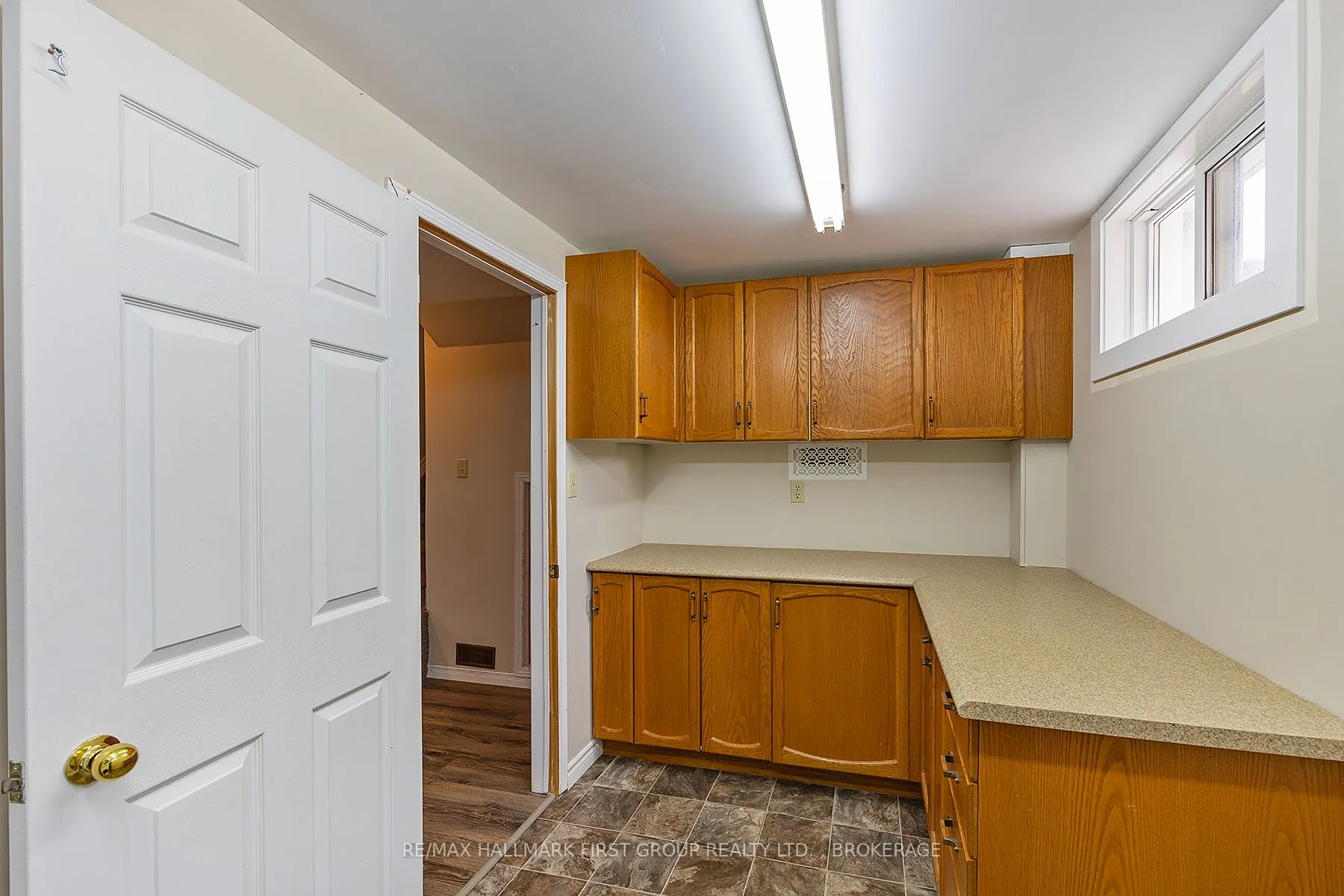 806 Cataraqui Woods Drive