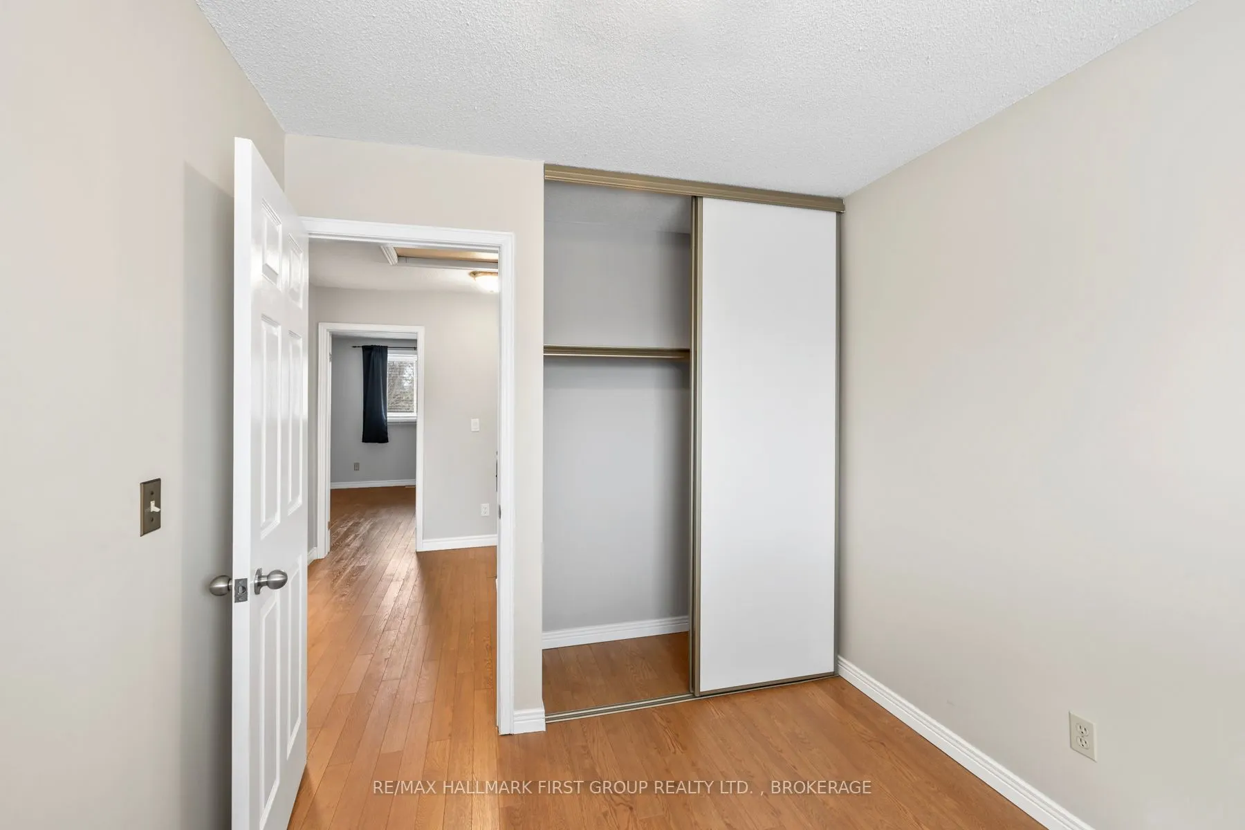 806 Cataraqui Woods Drive