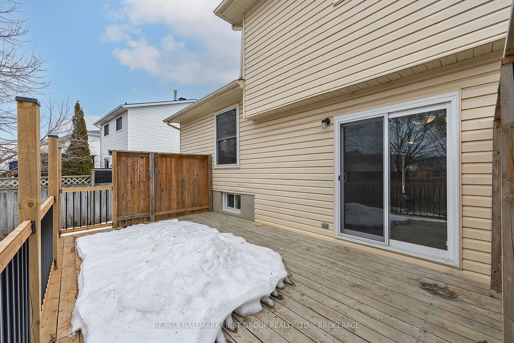 806 Cataraqui Woods Drive
