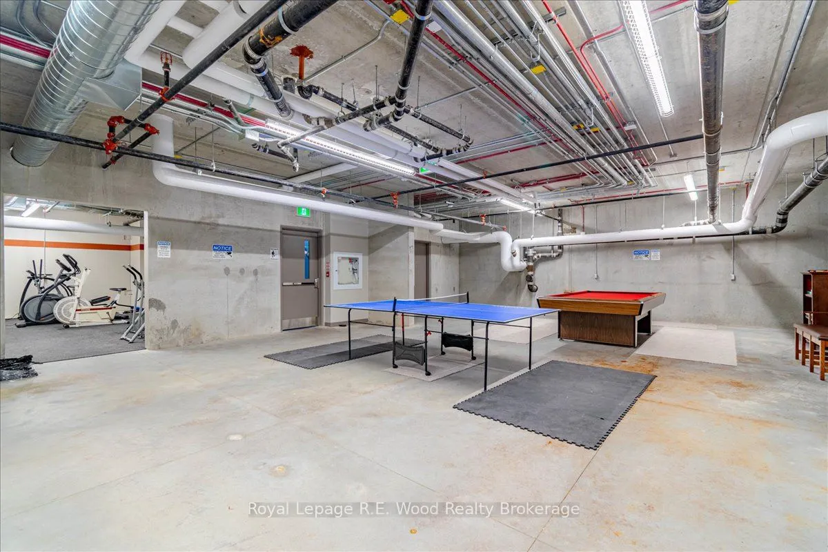 8 Centre Street S, #Unit 110