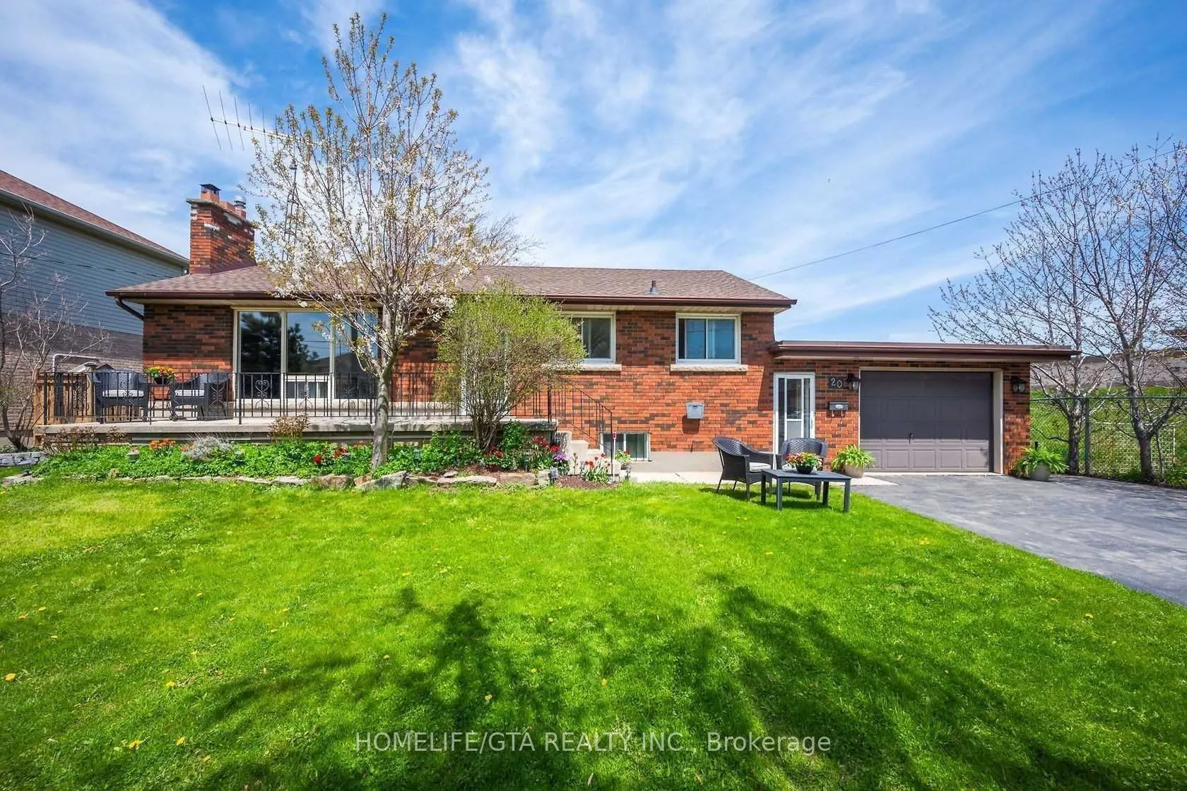 20 Highland Road W, #Main
