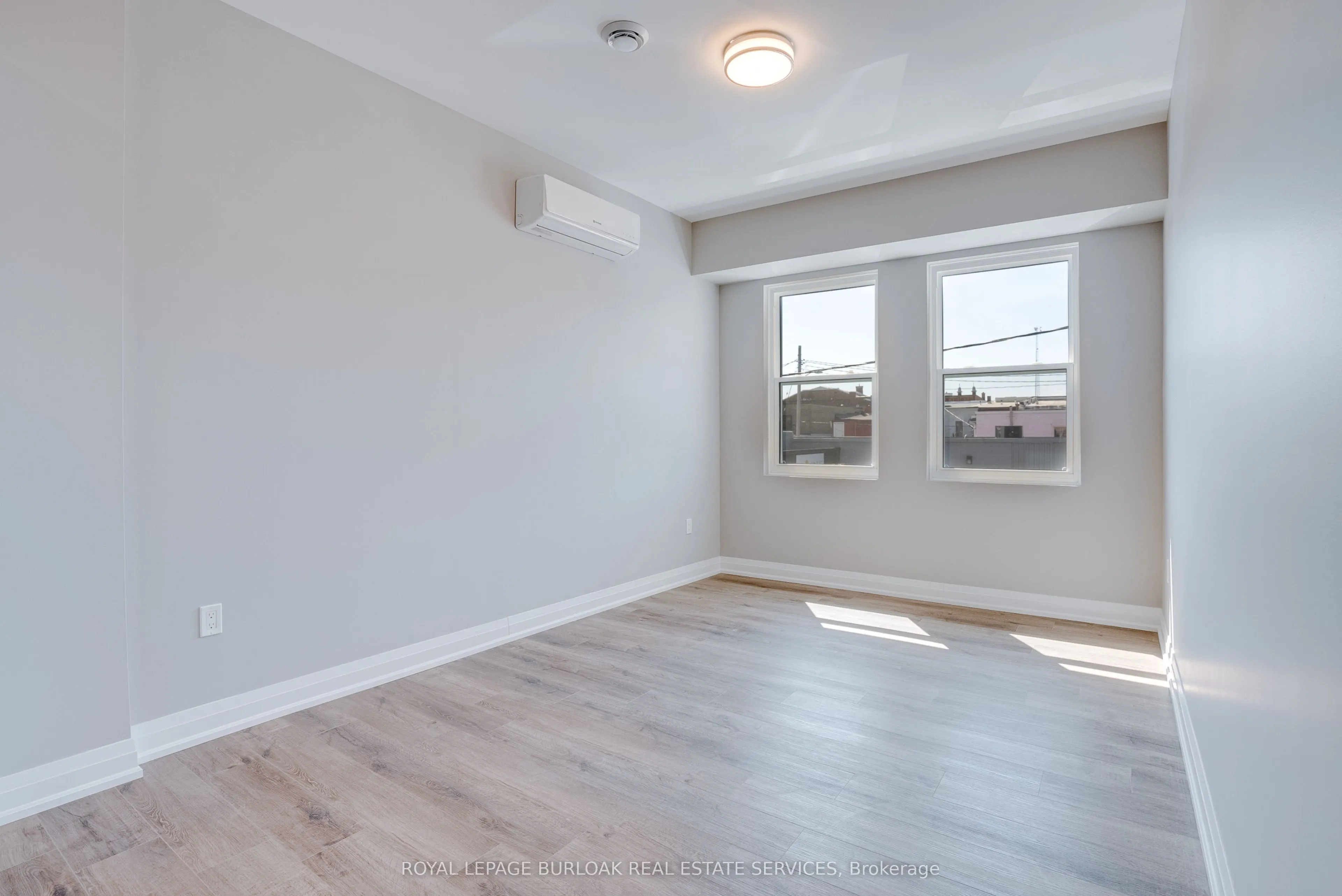 39 Kent Street N