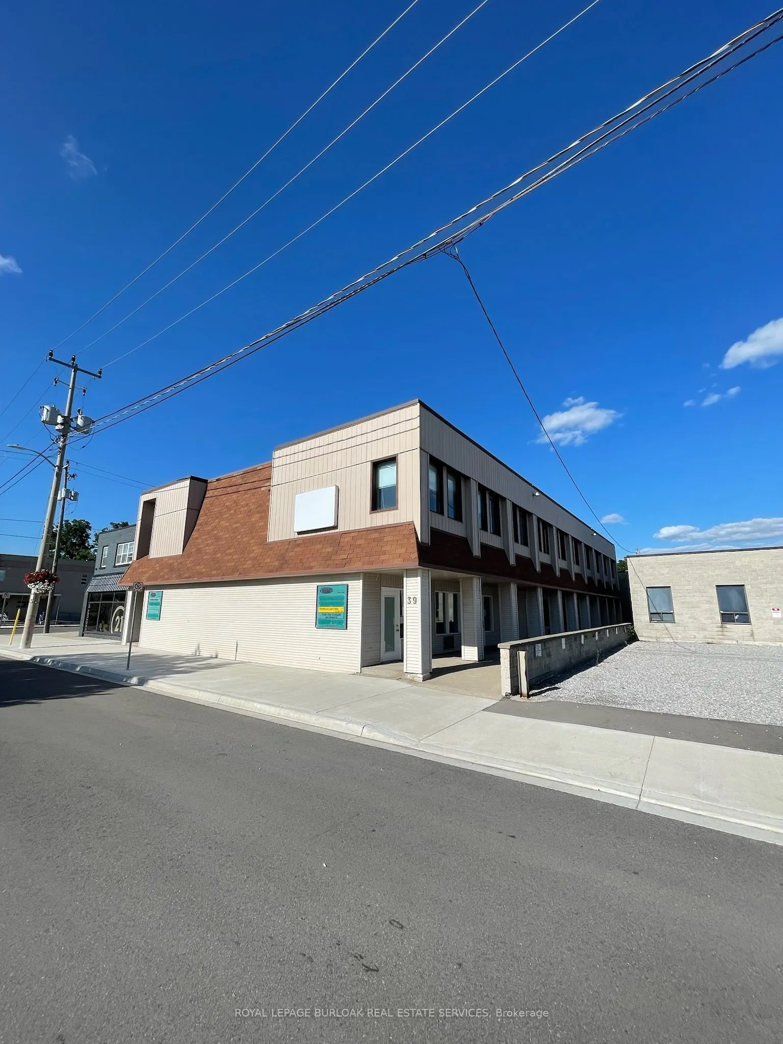 39 Kent Street N