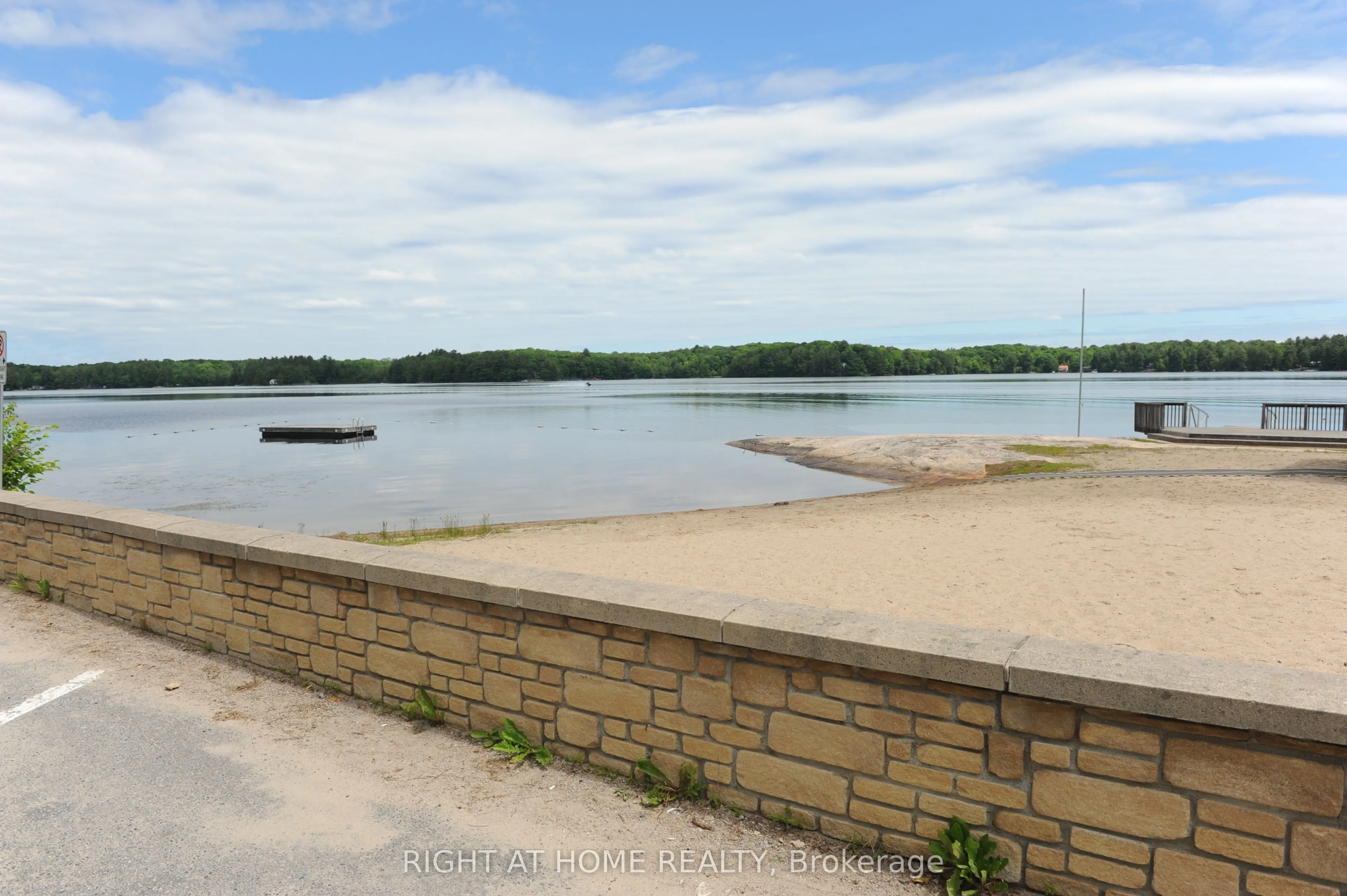 22 Hawkins Point