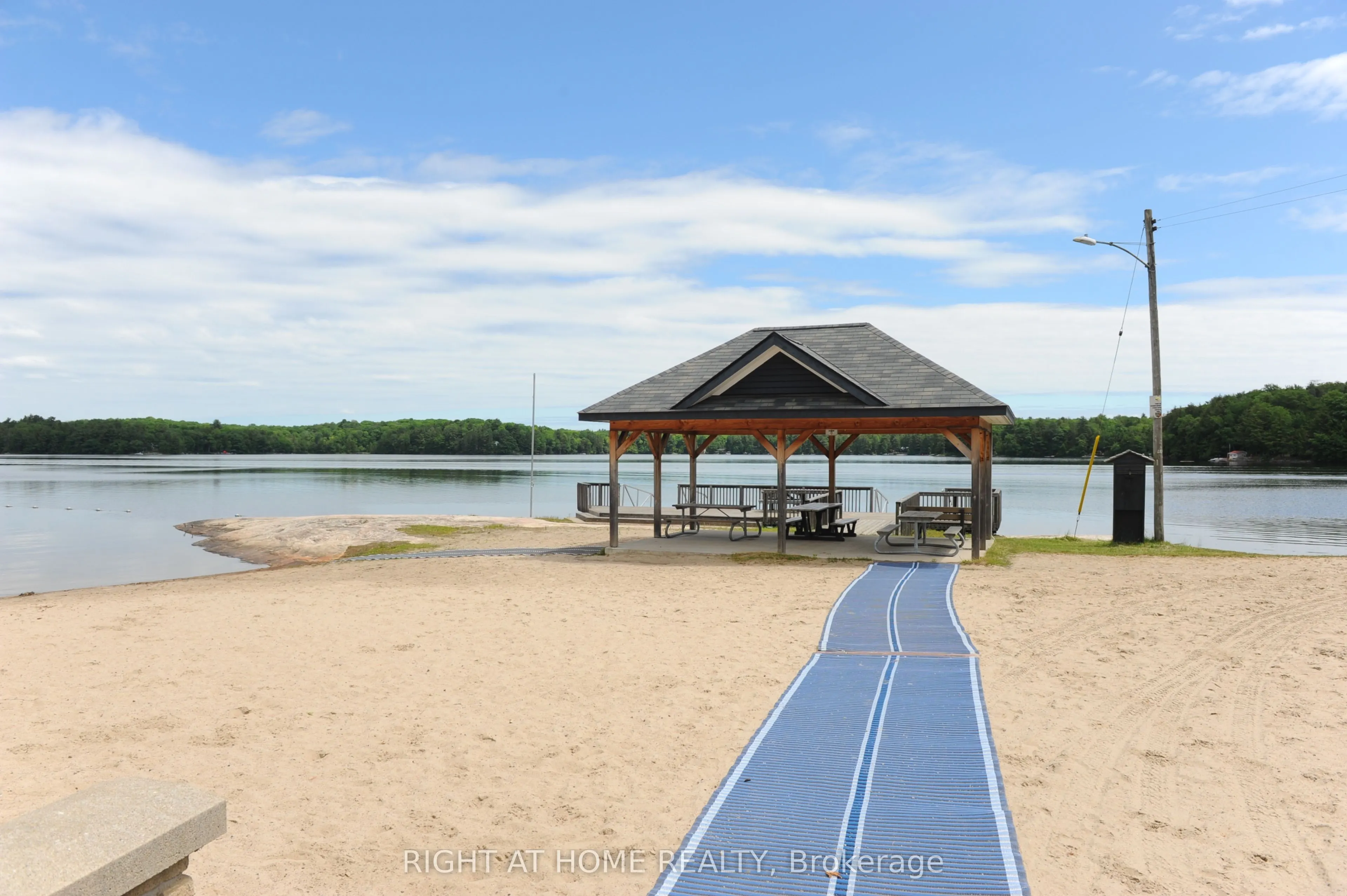 22 Hawkins Point