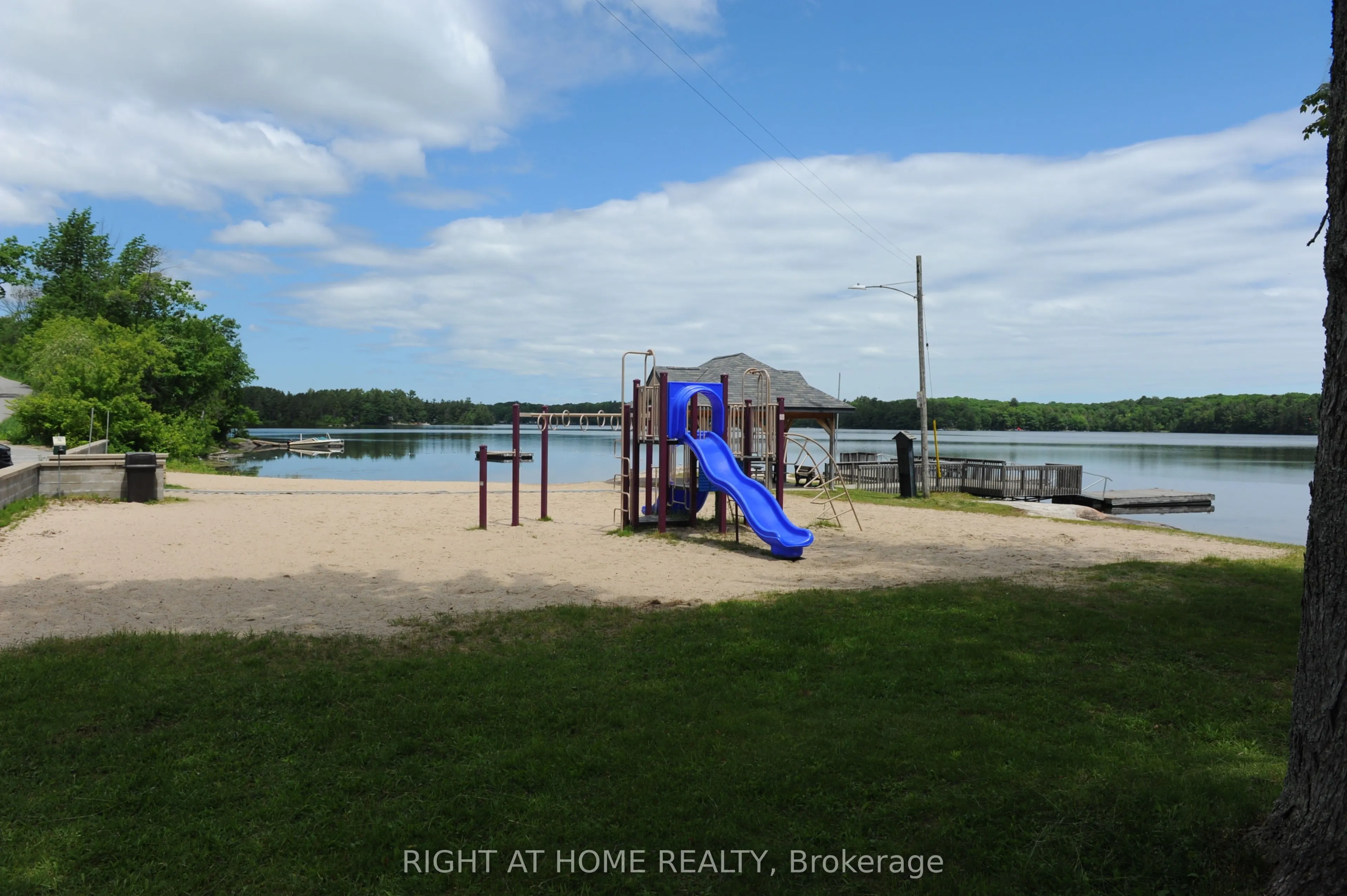 22 Hawkins Point