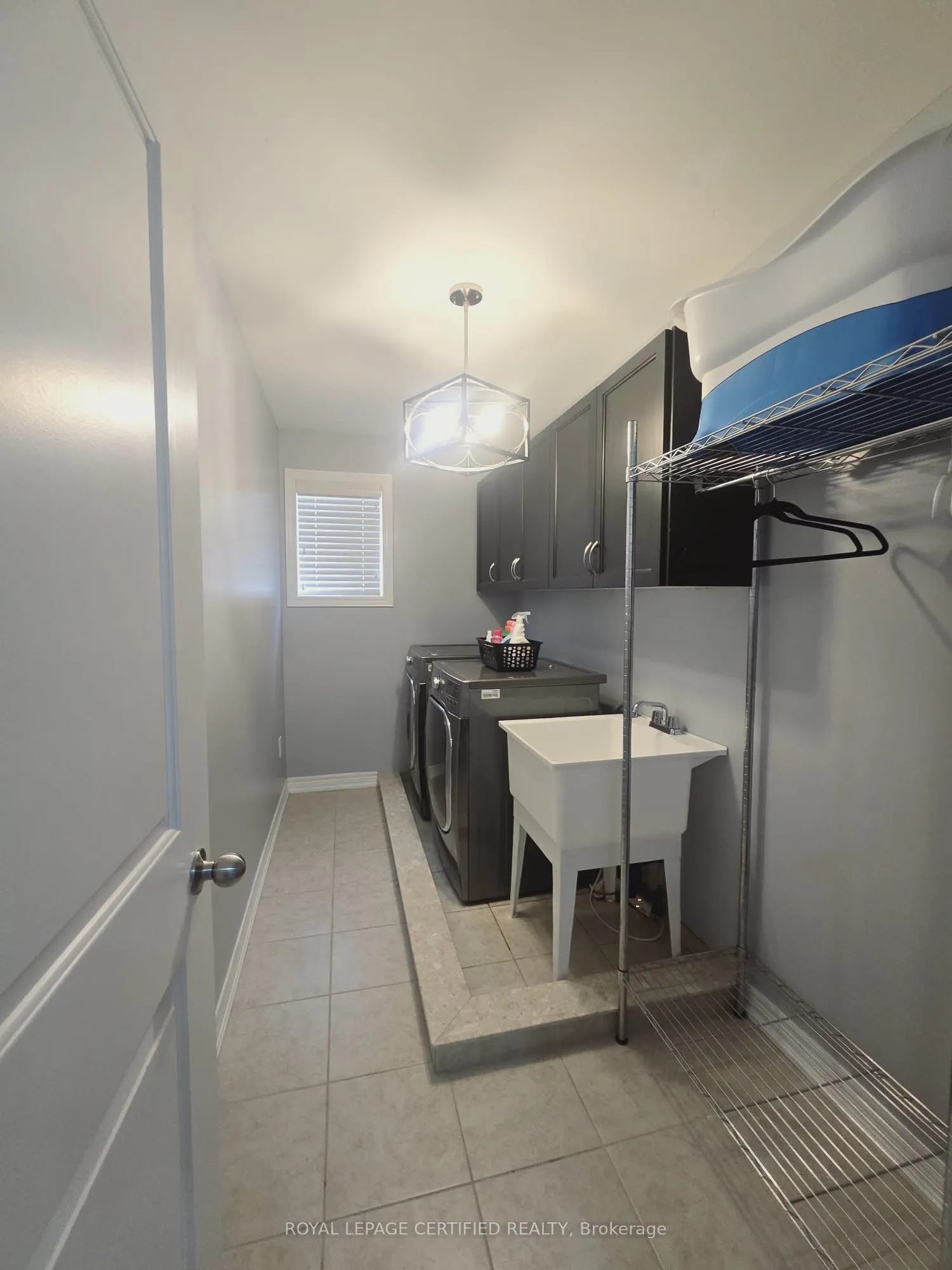 130 Kingsview Drive