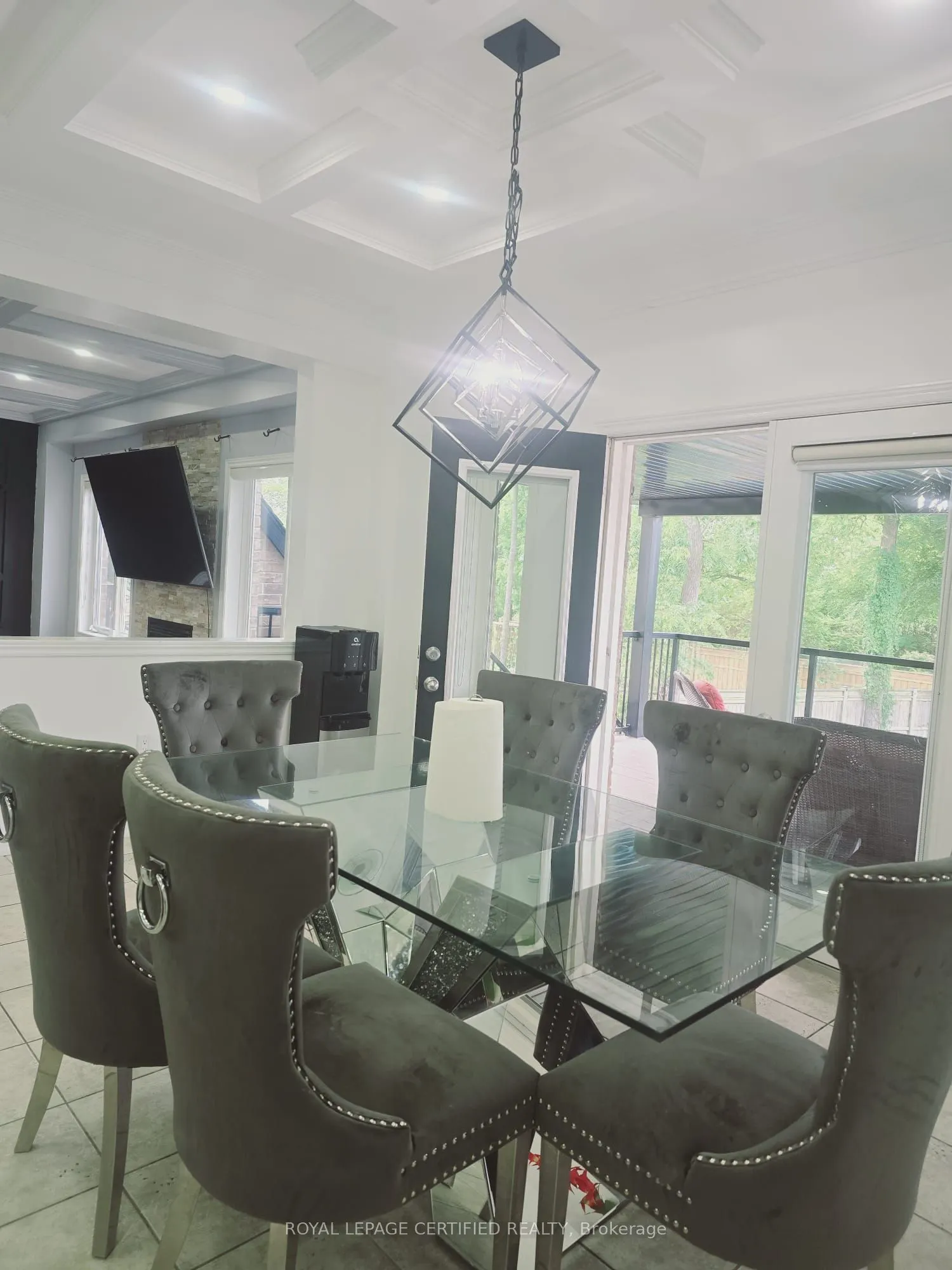 130 Kingsview Drive