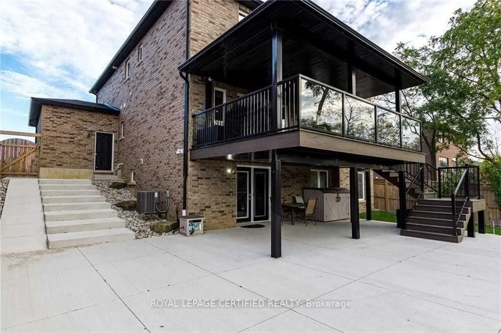 130 Kingsview Drive