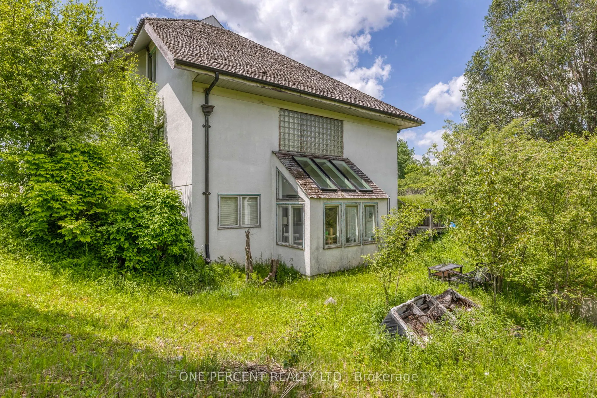 1315 Parkhill Road W