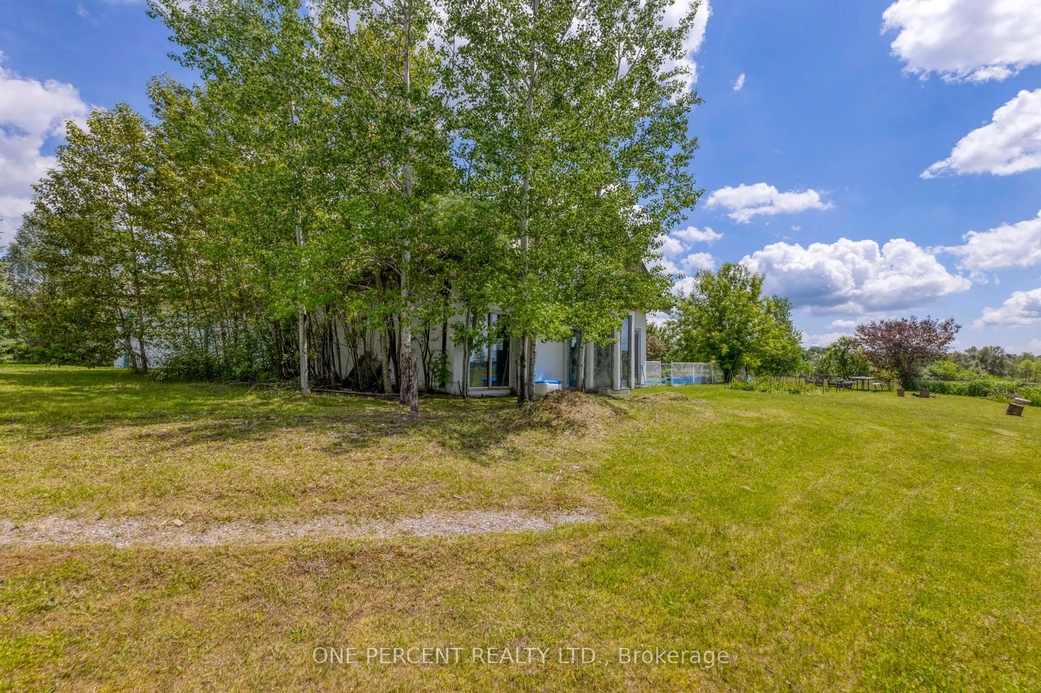 1315 Parkhill Road W