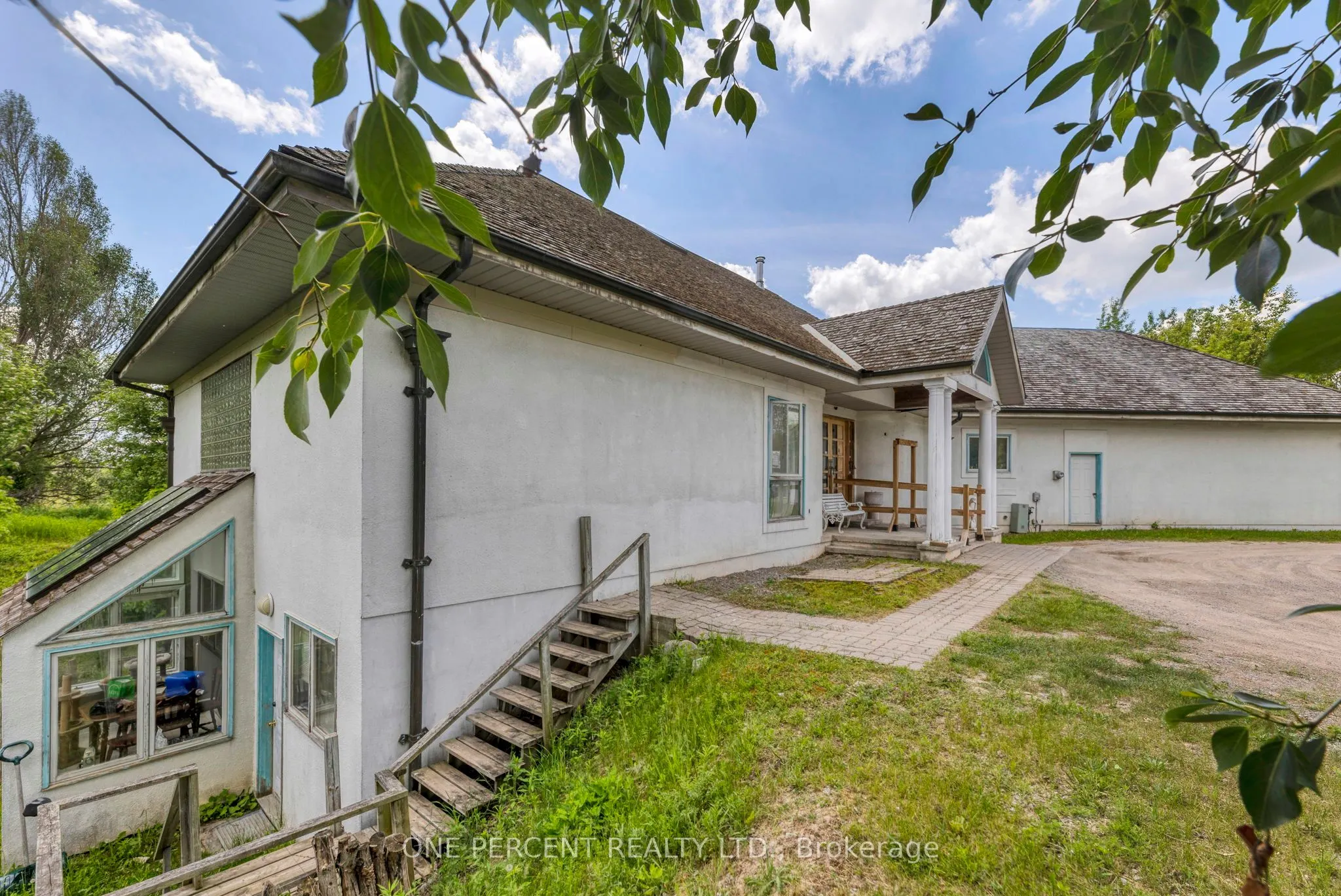 1315 Parkhill Road W