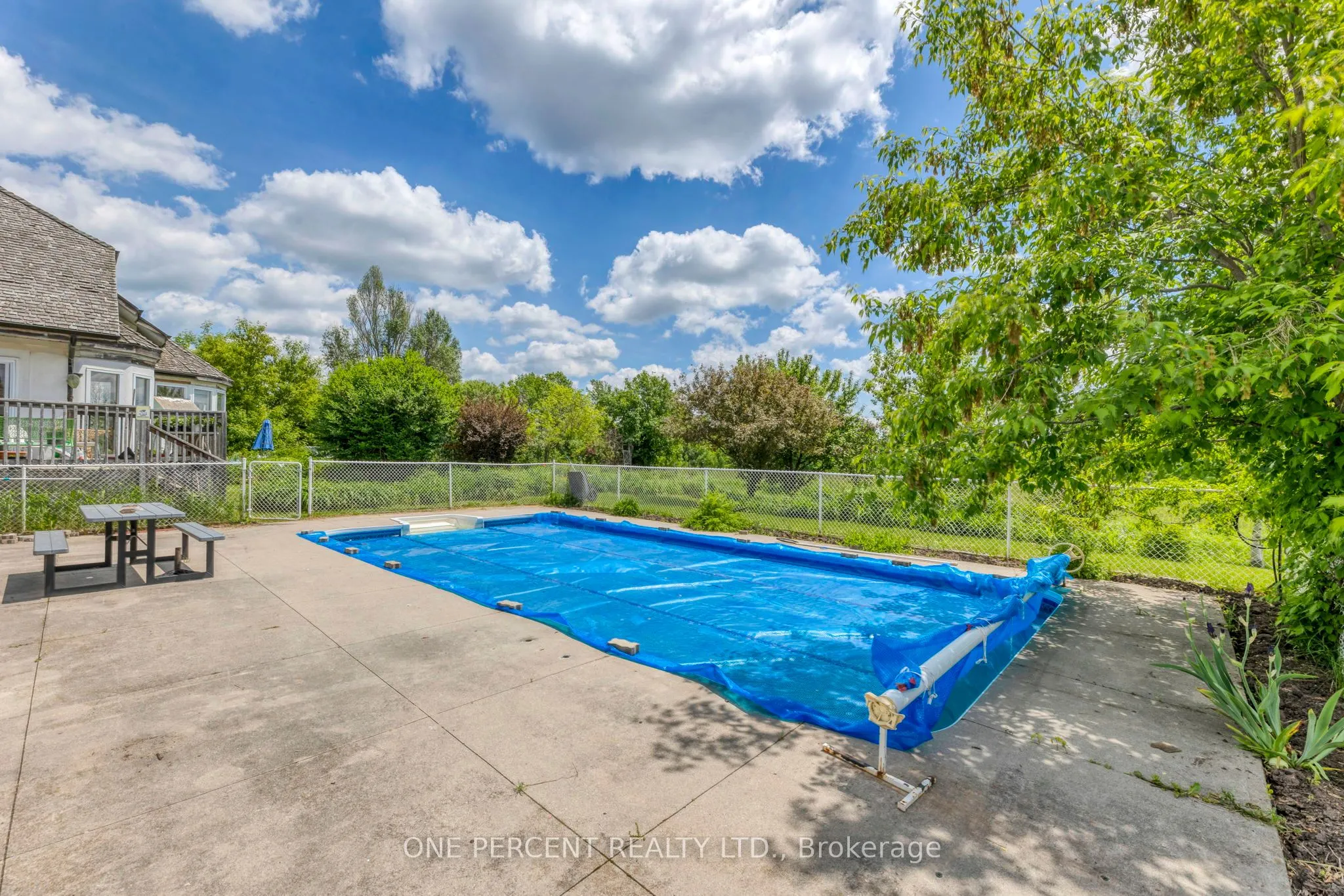 1315 Parkhill Road W