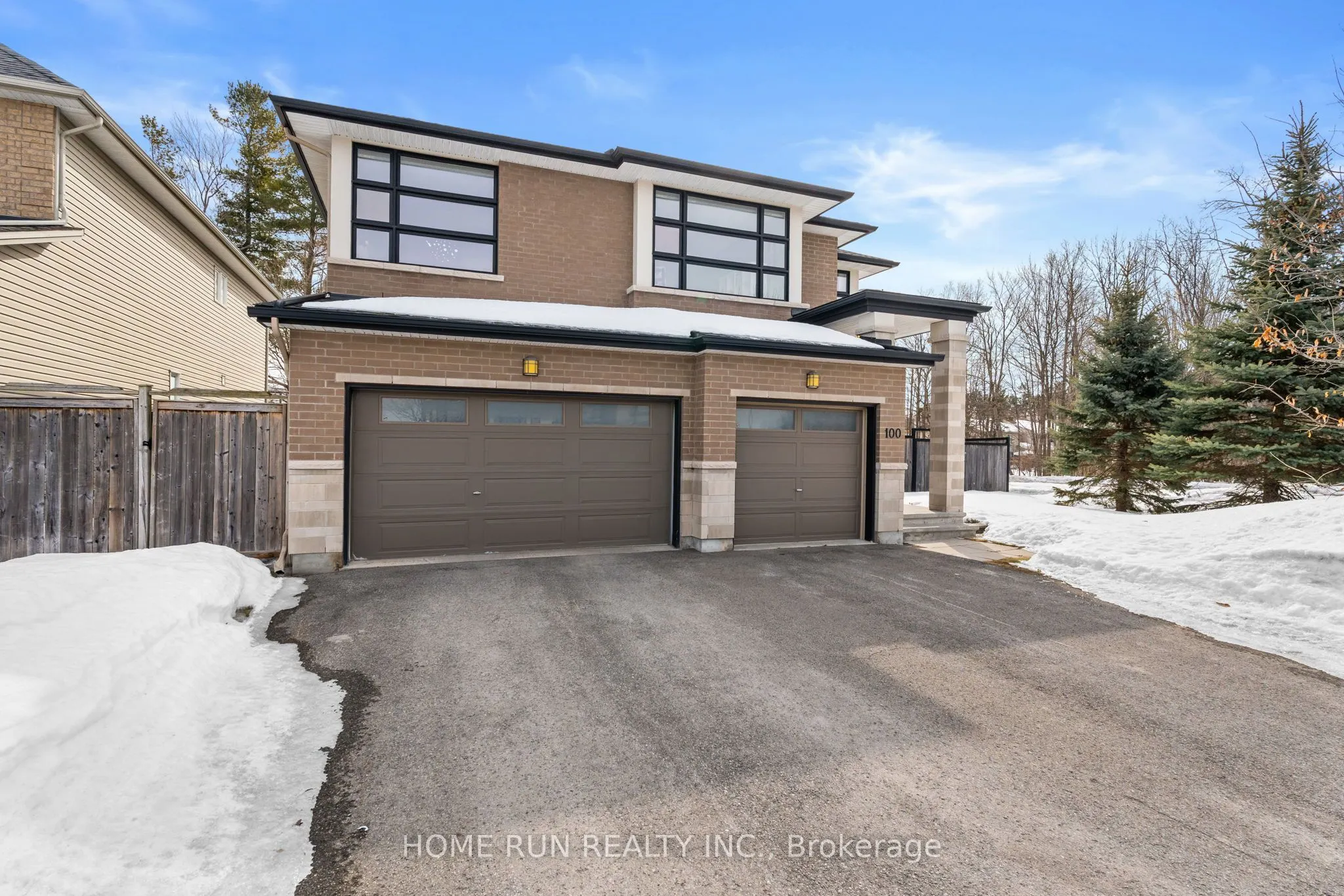 100 Kinghaven Crescent