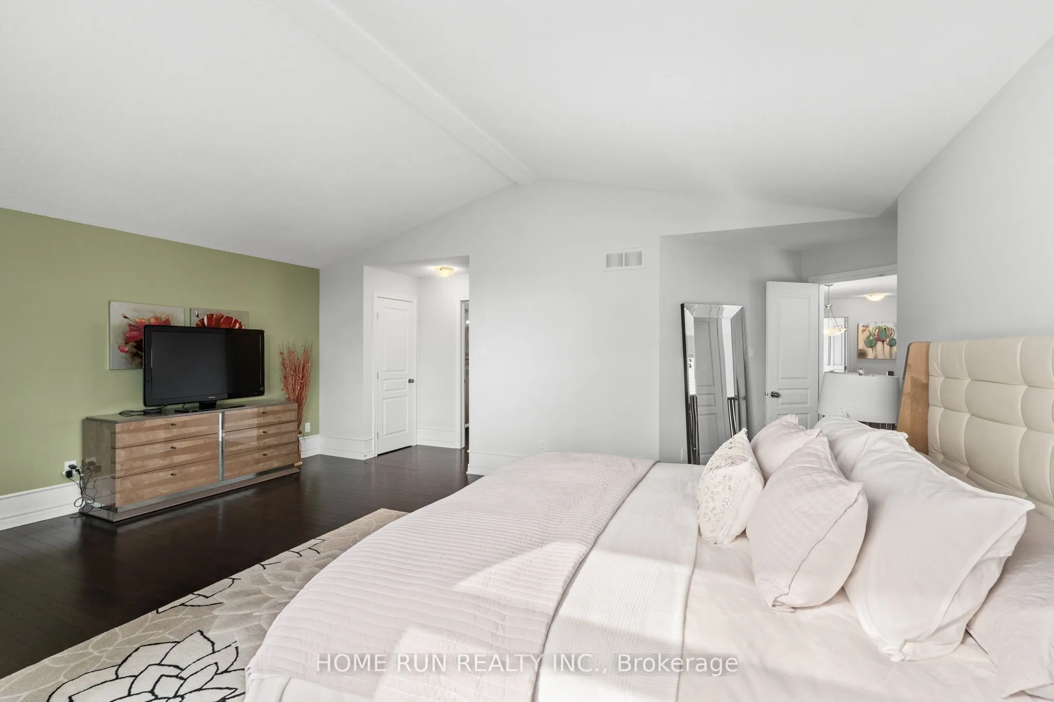 100 Kinghaven Crescent