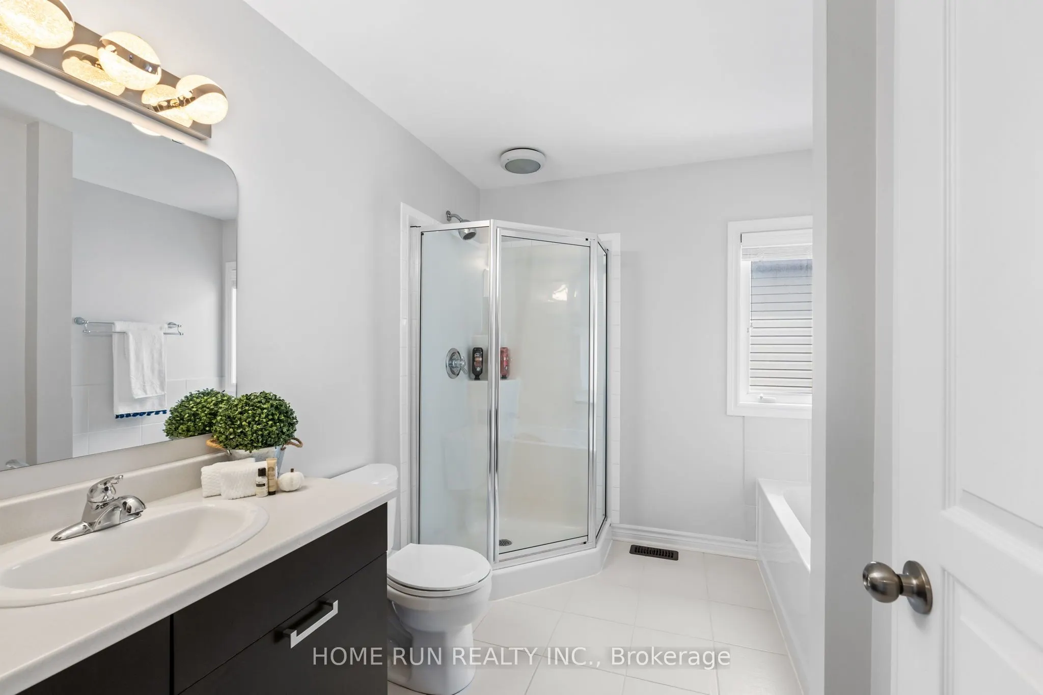 100 Kinghaven Crescent