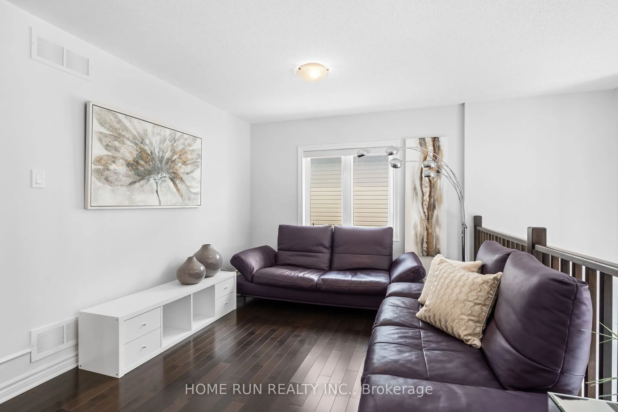 100 Kinghaven Crescent
