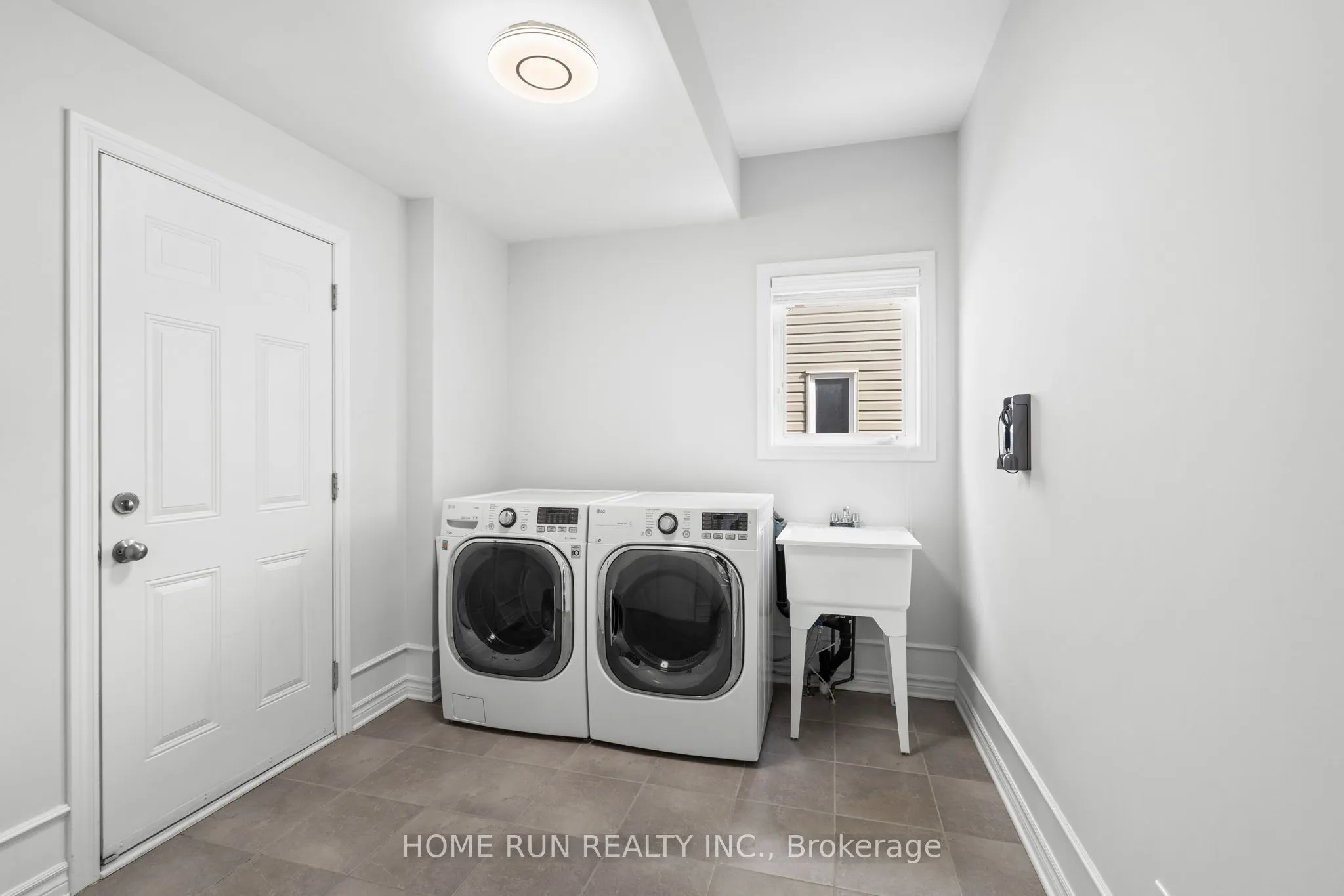 100 Kinghaven Crescent