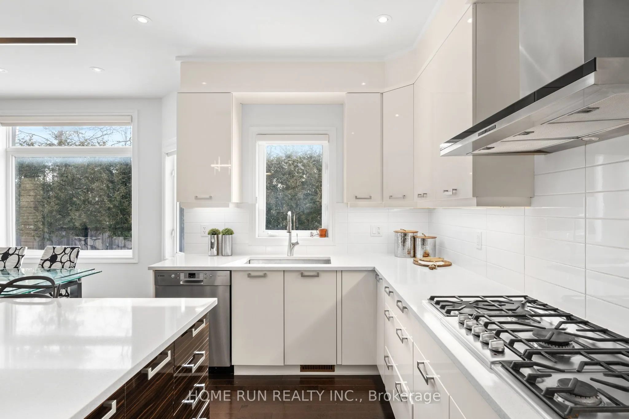 100 Kinghaven Crescent