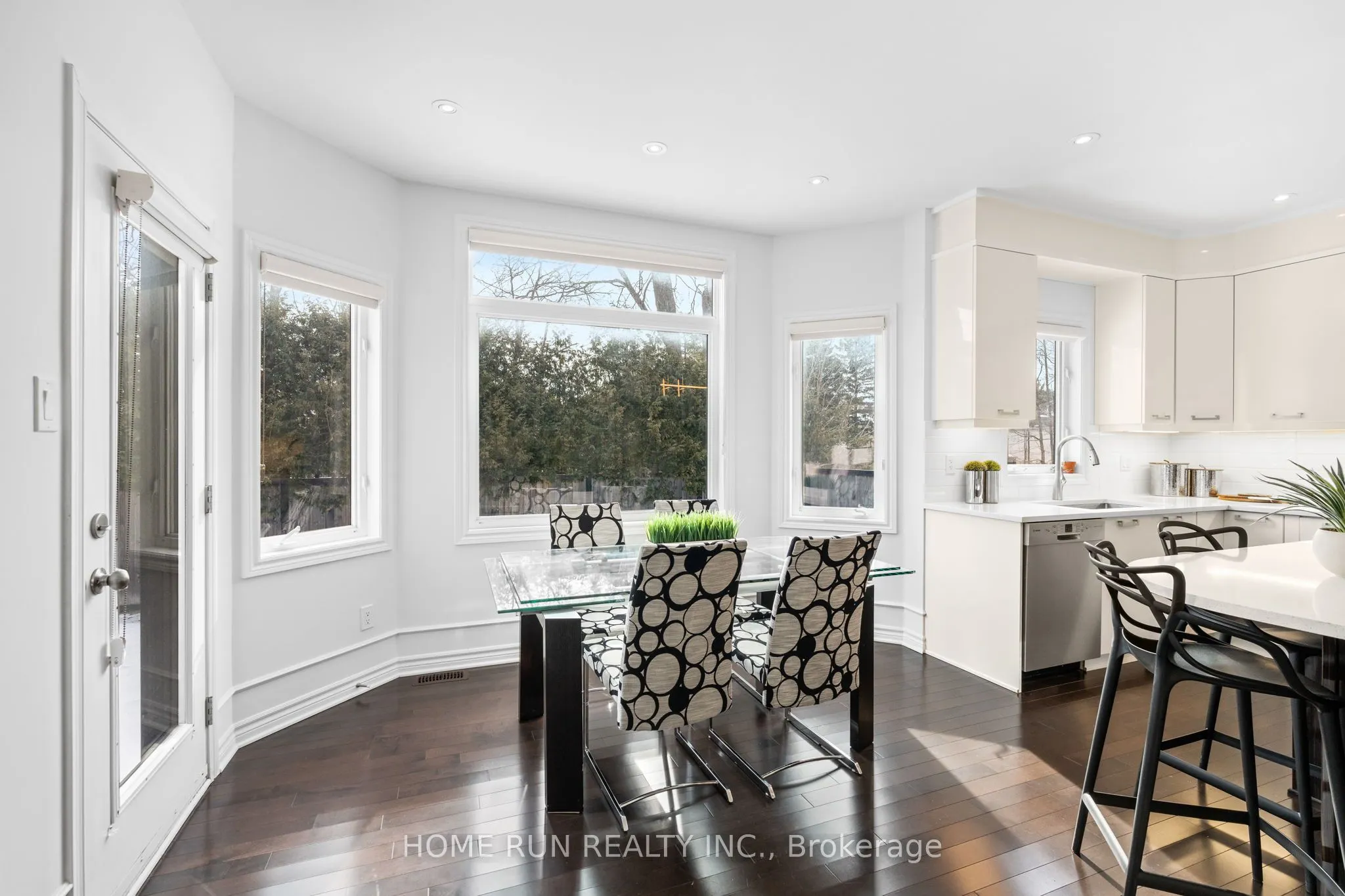 100 Kinghaven Crescent