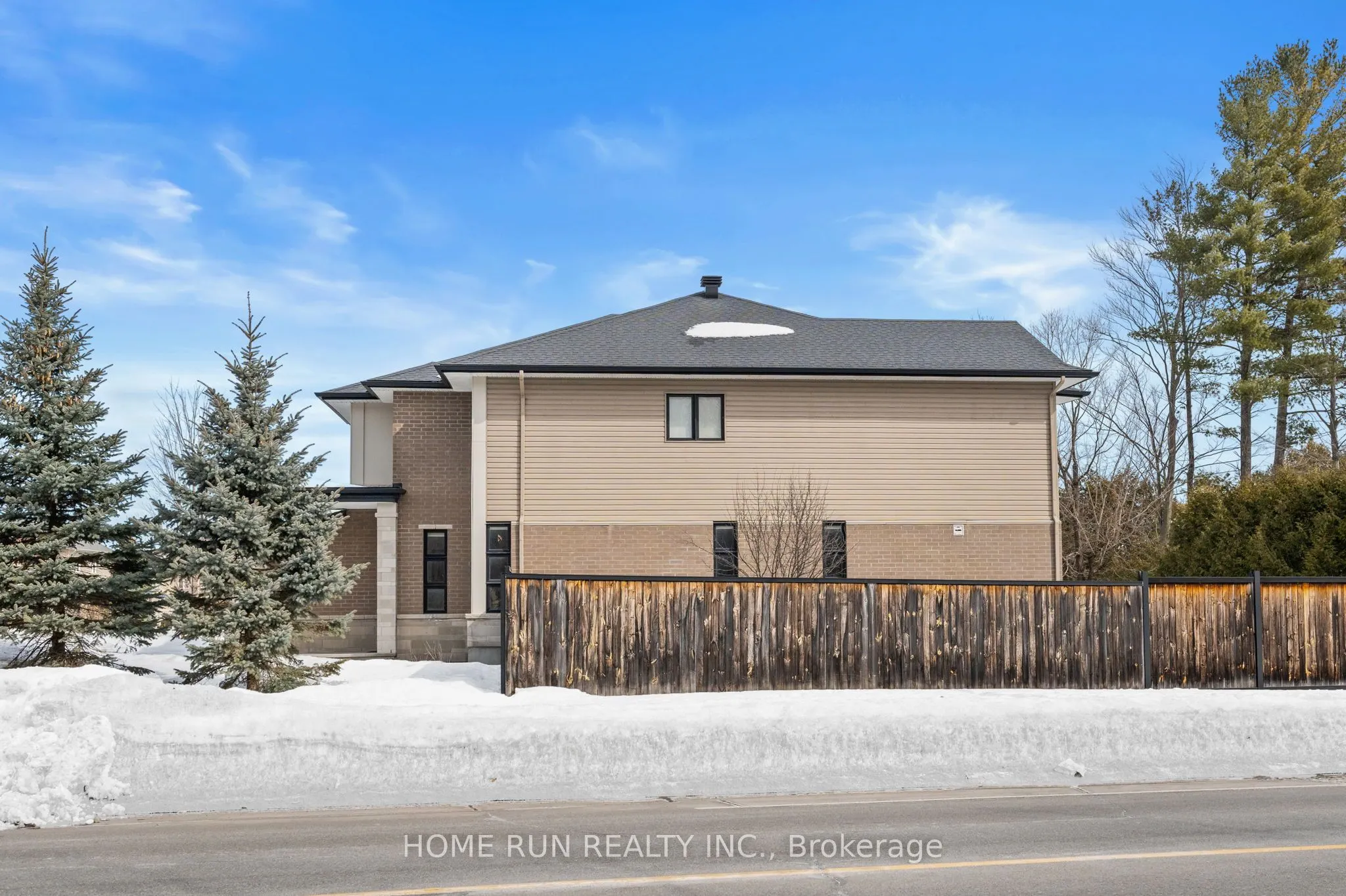 100 Kinghaven Crescent