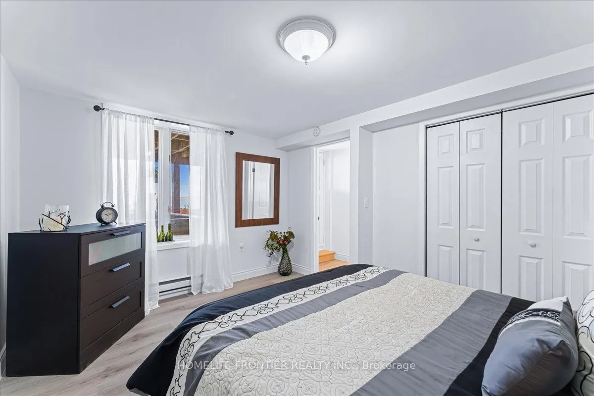 6 Lakeview Park Road