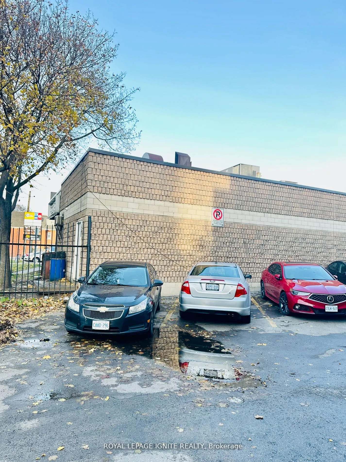 90 Wellington Street N, #107