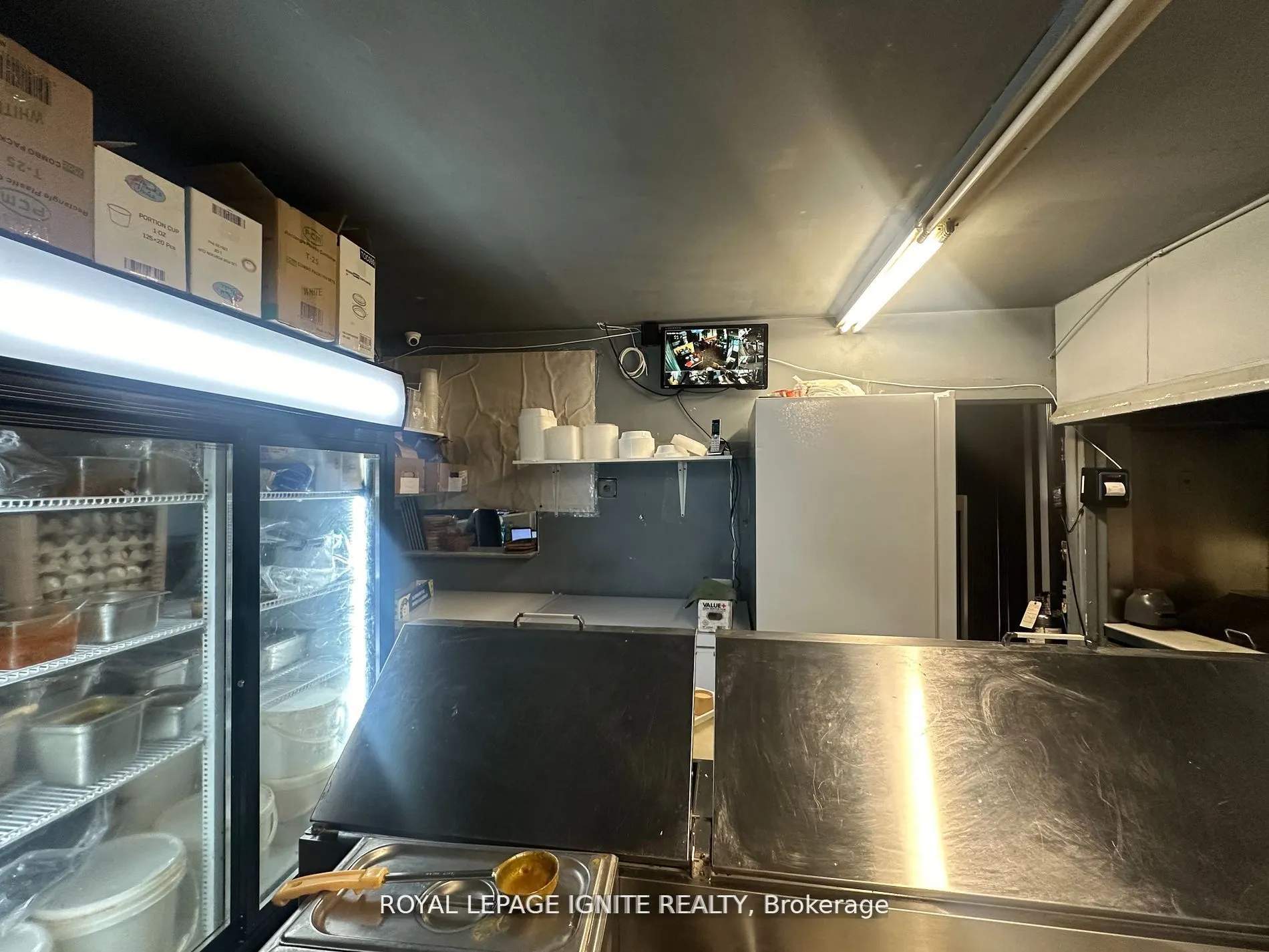 90 Wellington Street N, #107