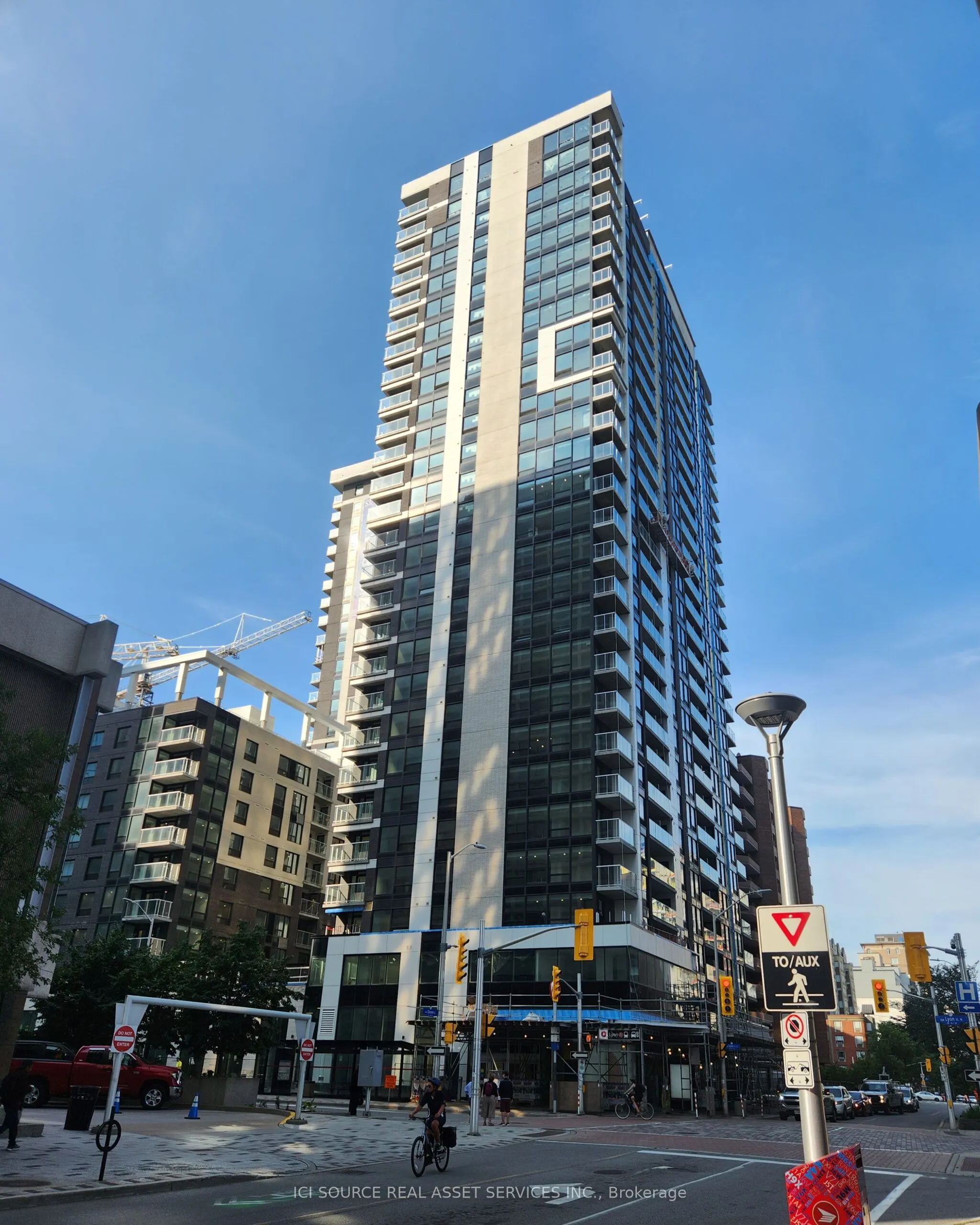340 Queen Street, #1009