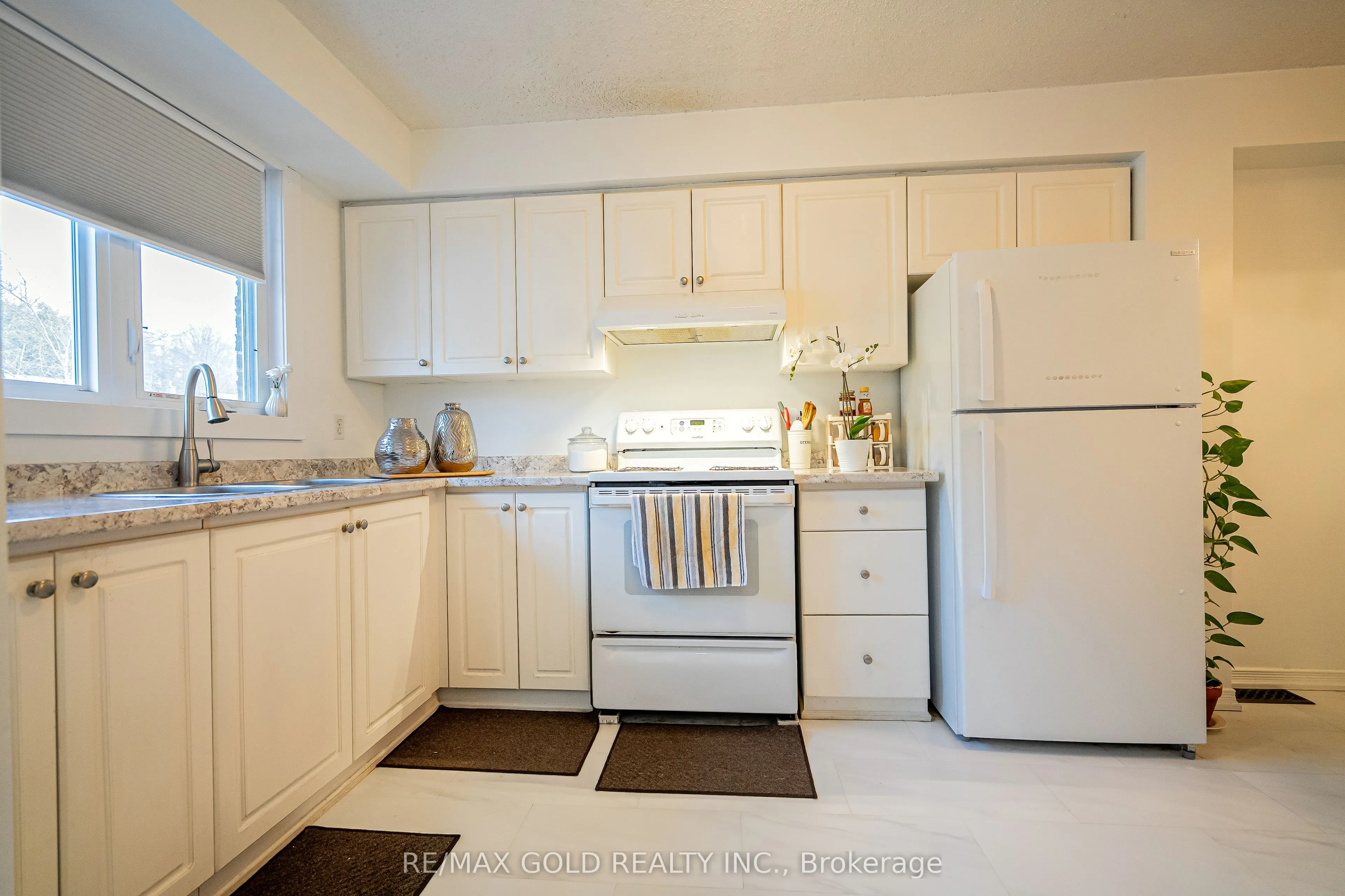 445 Pioneer Drive, #4