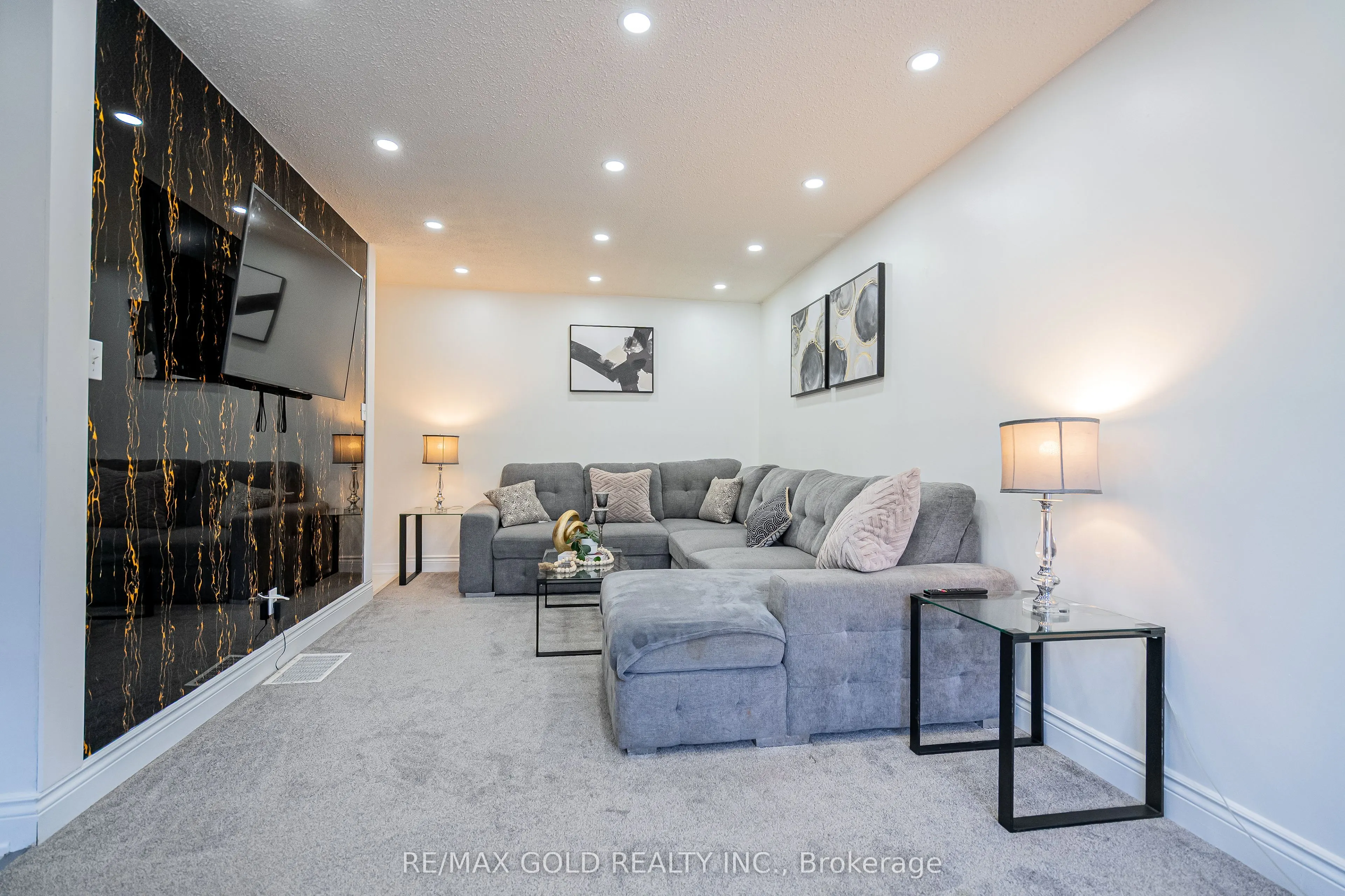 445 Pioneer Drive, #4