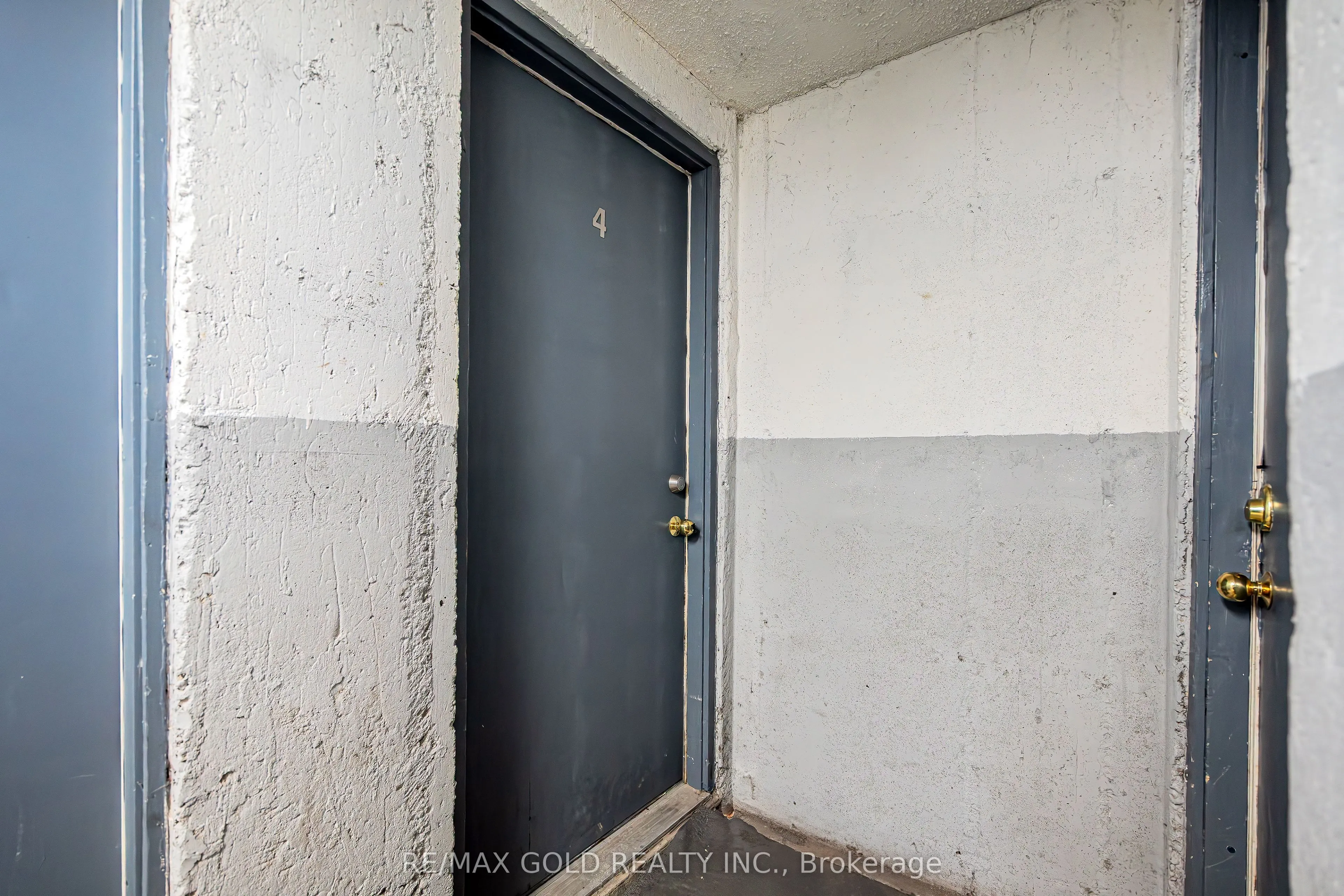 445 Pioneer Drive, #4