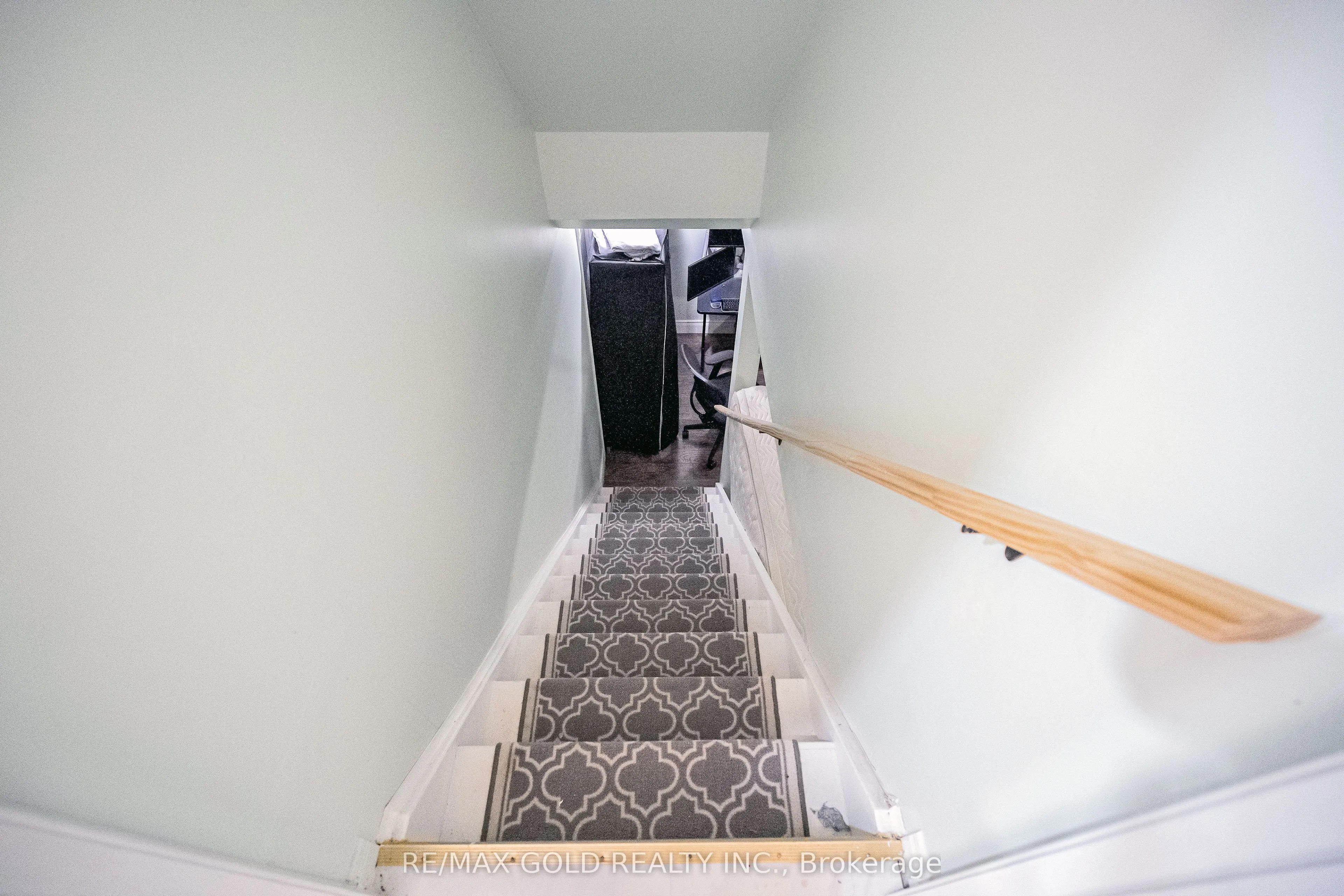 445 Pioneer Drive, #4