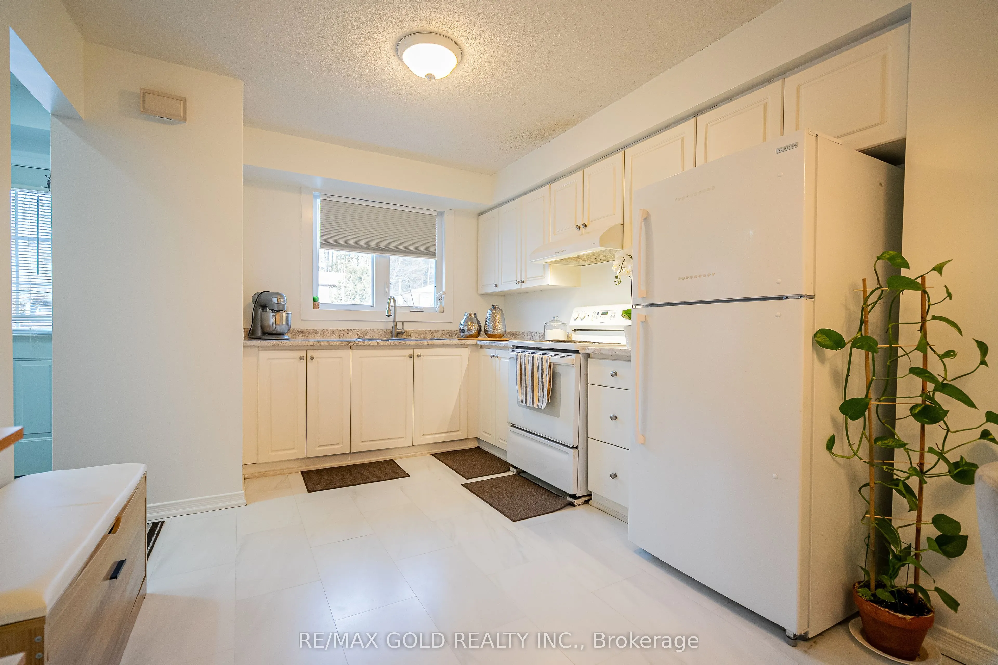 445 Pioneer Drive, #4